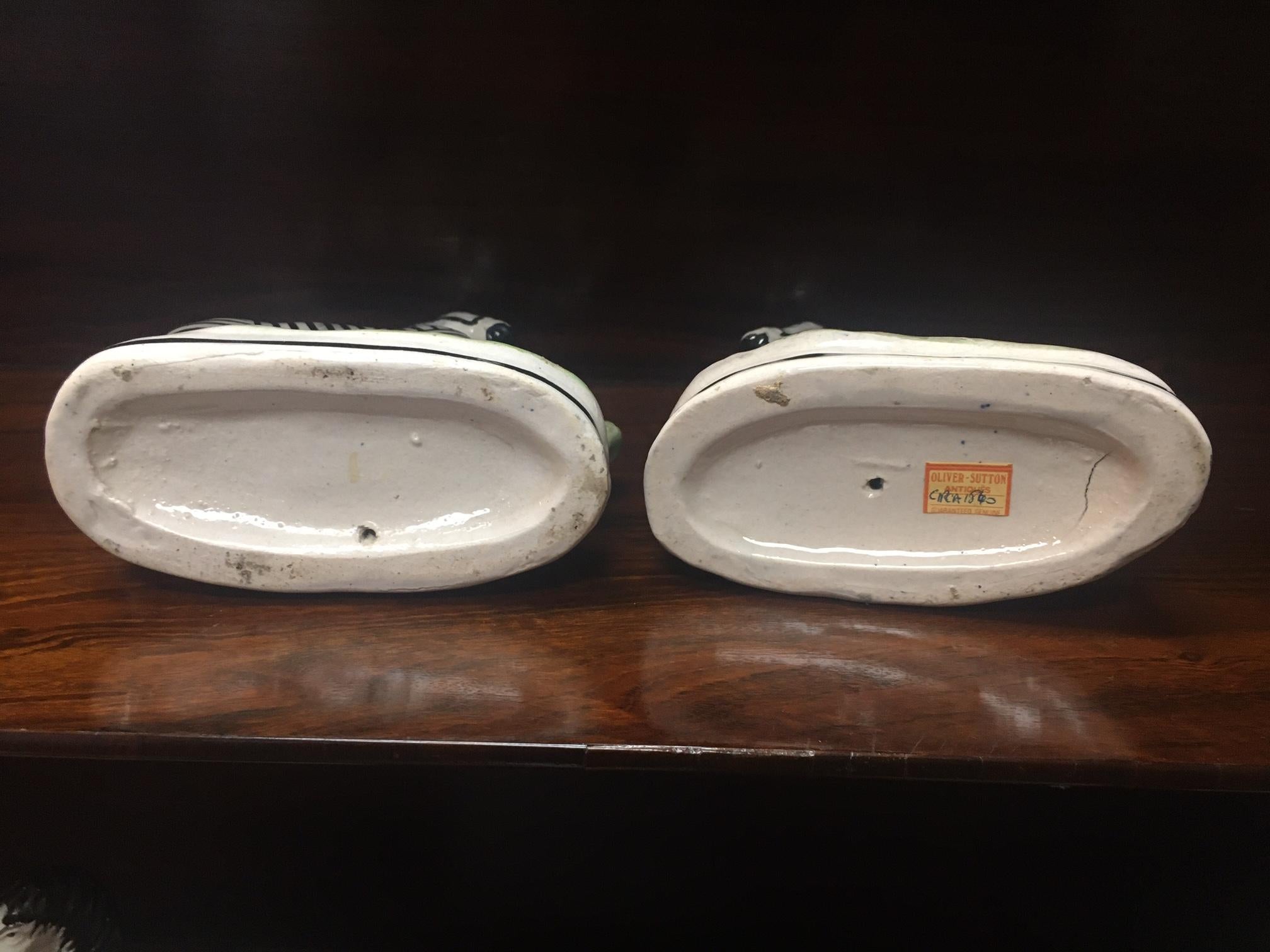 Staffordshire, circa 1840 Coppia di zebre africane a dorso piatto in porcellana in vendita 5