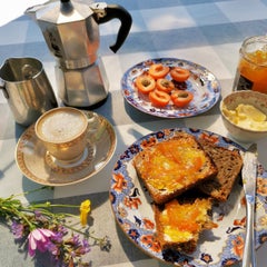 Staffordshire Creamware Coffee Cup, Gilt Zigzag Pattern, ca 1815
