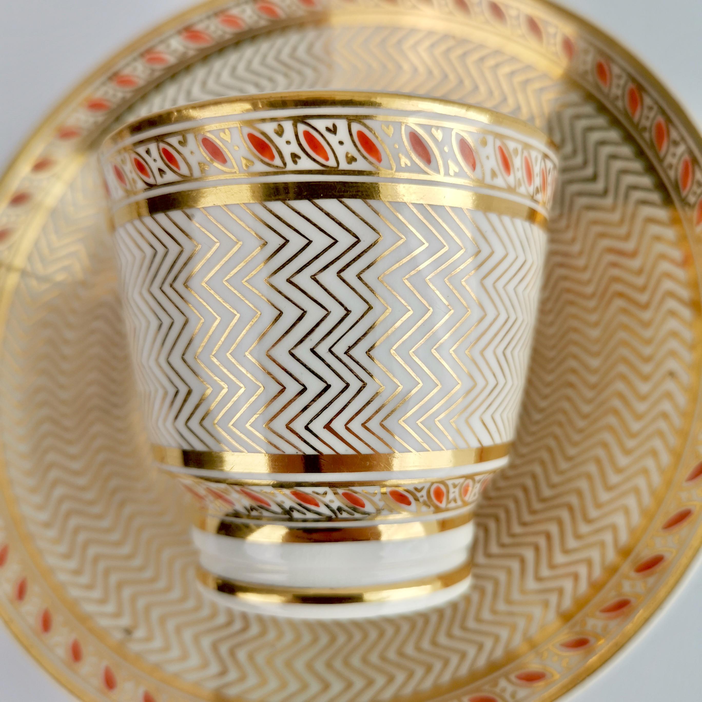 Staffordshire Creamware Coffee Cup, Gilt Zigzag Pattern, ca 1815 In Good Condition In London, GB