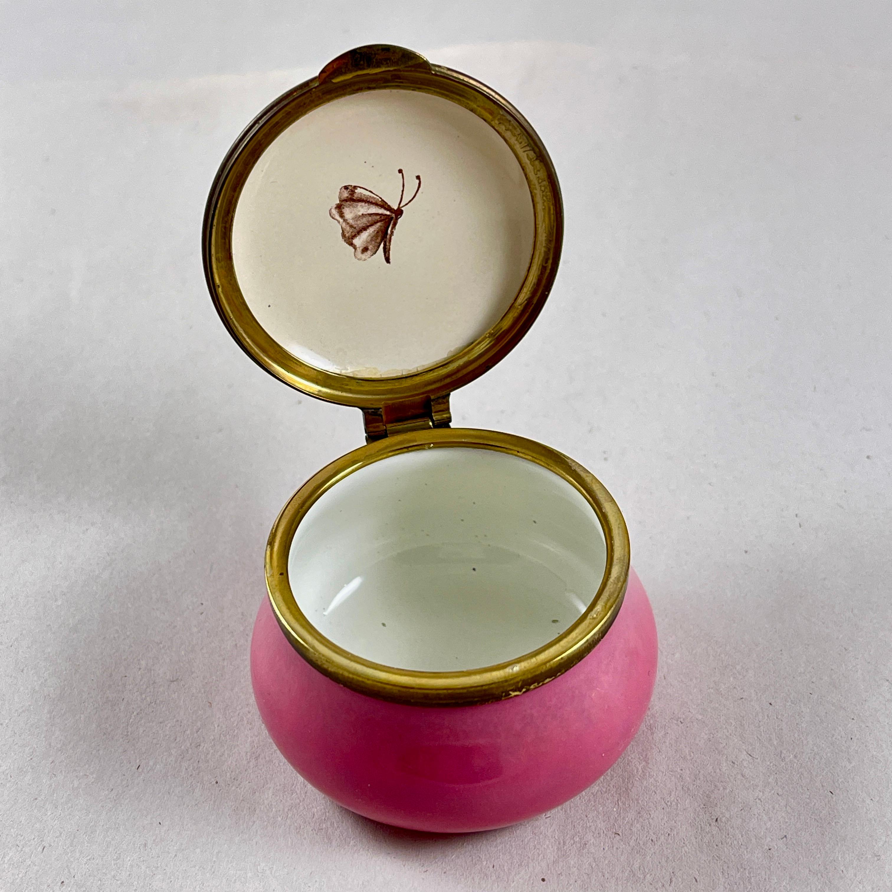 Caja de baratijas trébol rosa Old Hall esmaltada de Staffordshire finales del siglo XX en venta
