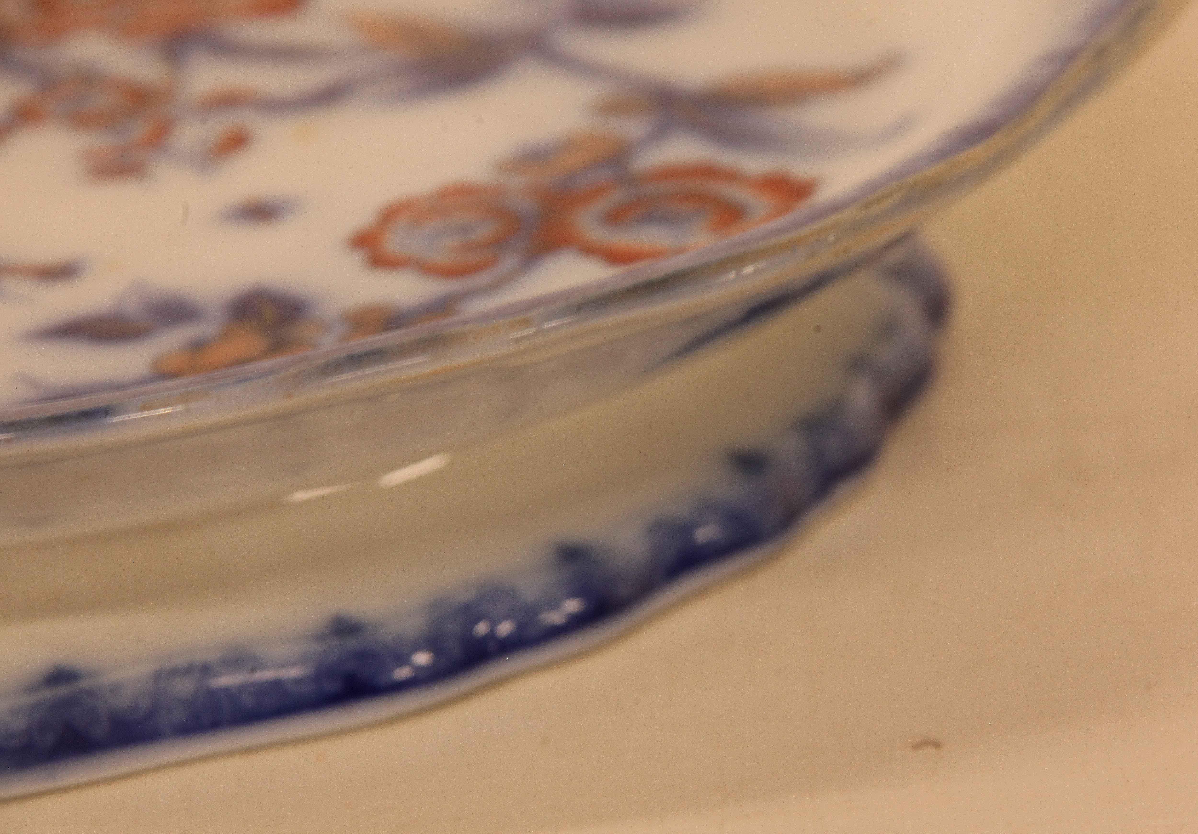 Plato de Servir Azul Fluido de Staffordshire en venta 9