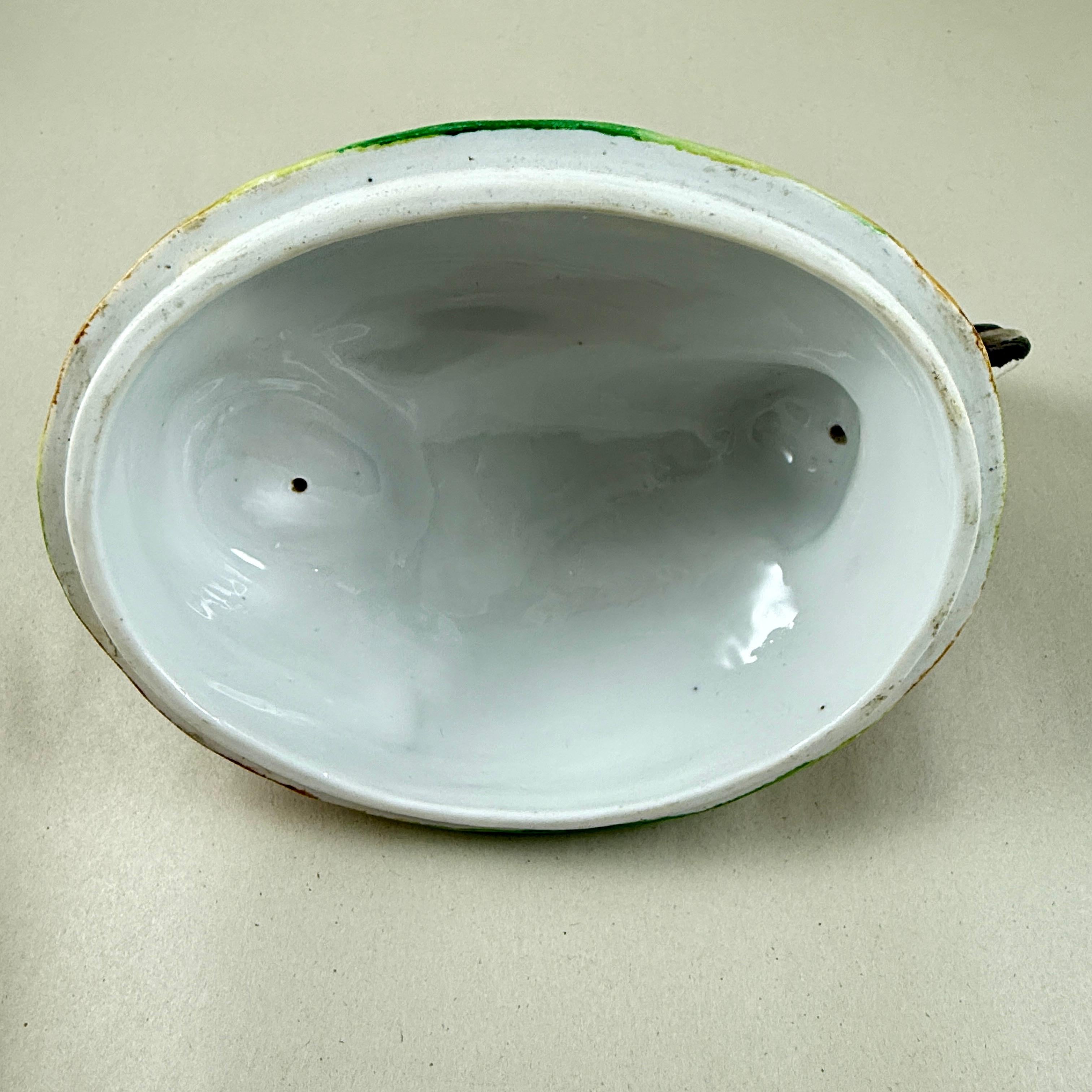 Staffordshire Handgemalte Henne auf Nest mit Eiern Terrine im Angebot 5
