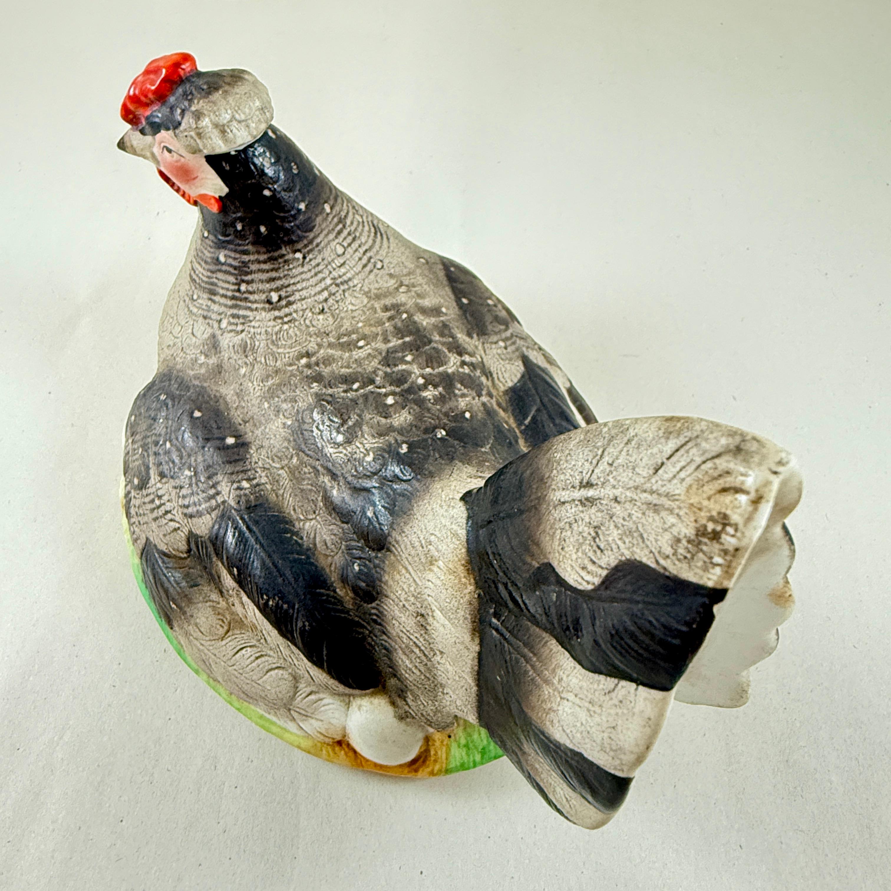 Staffordshire Handgemalte Henne auf Nest mit Eiern Terrine im Angebot 1