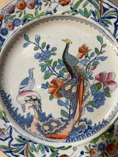 Assiette en pierre de fer du Staffordshire Paons et bordure florale 19e siècle