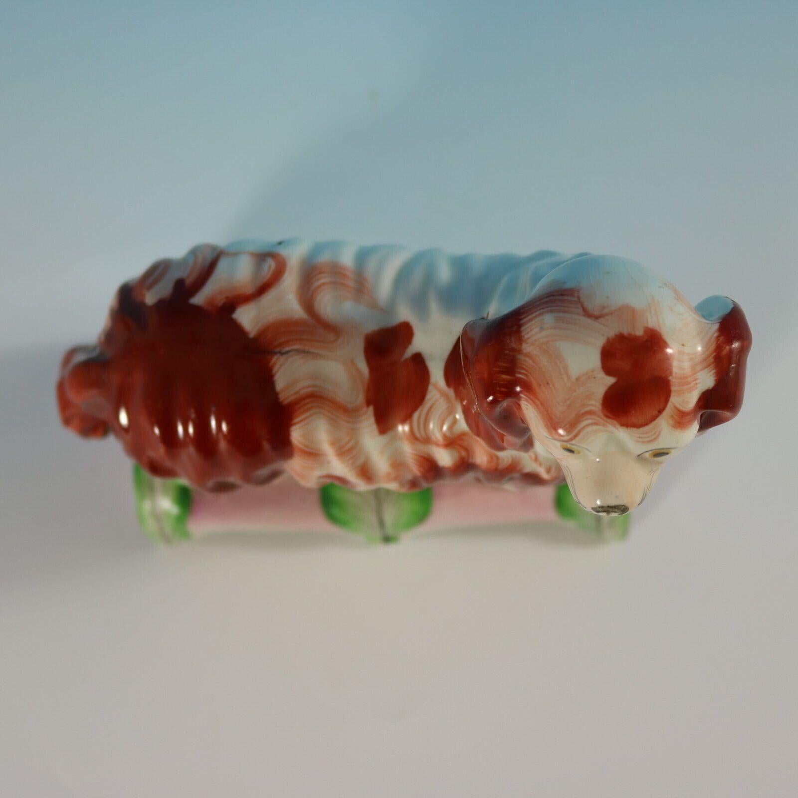 Staffordshire Charles Spaniel su base di foglie in vendita 3
