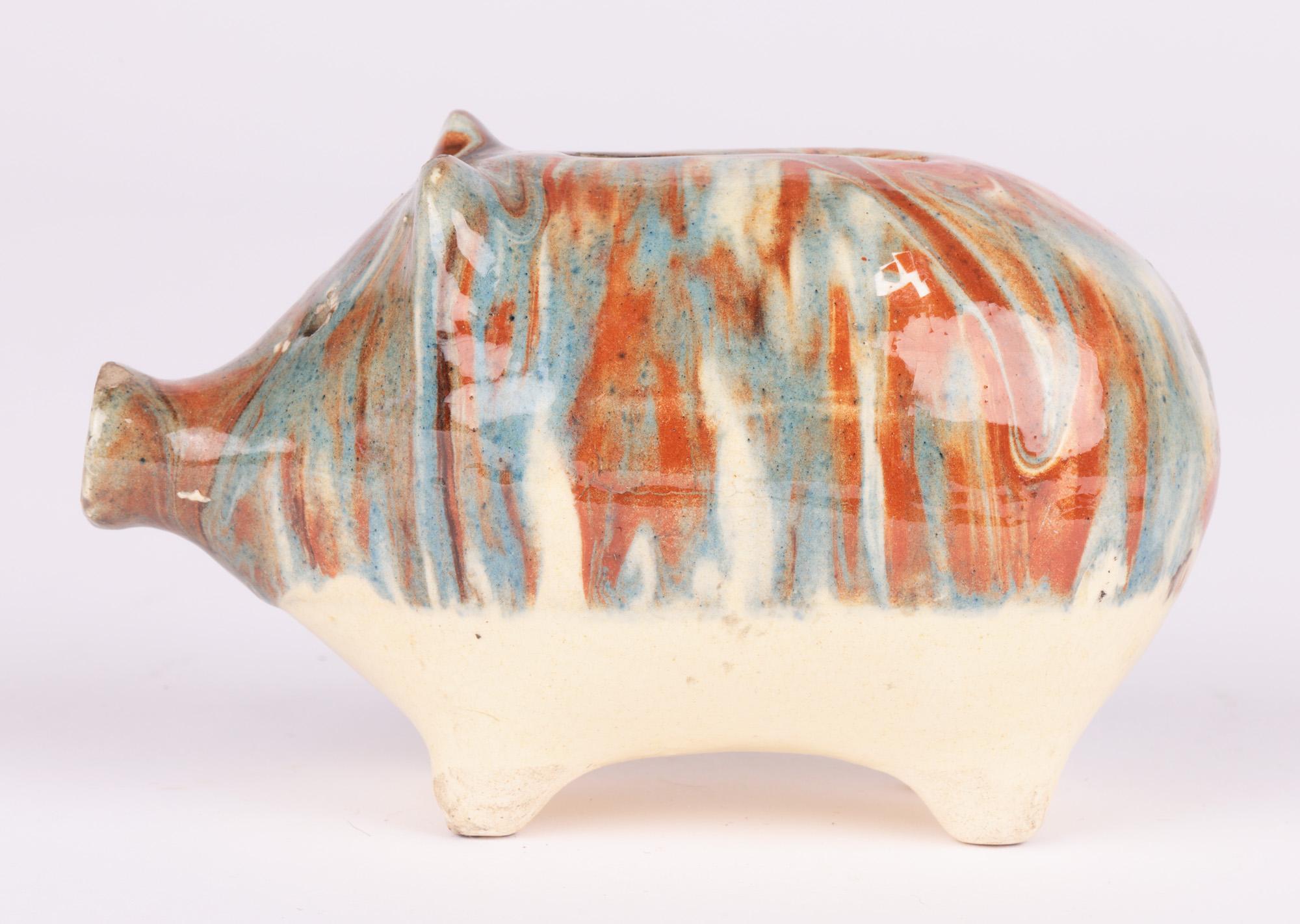 Peint à la main Tirelire à cochon en poterie émaillée Staffordshire Marble Slipware en vente