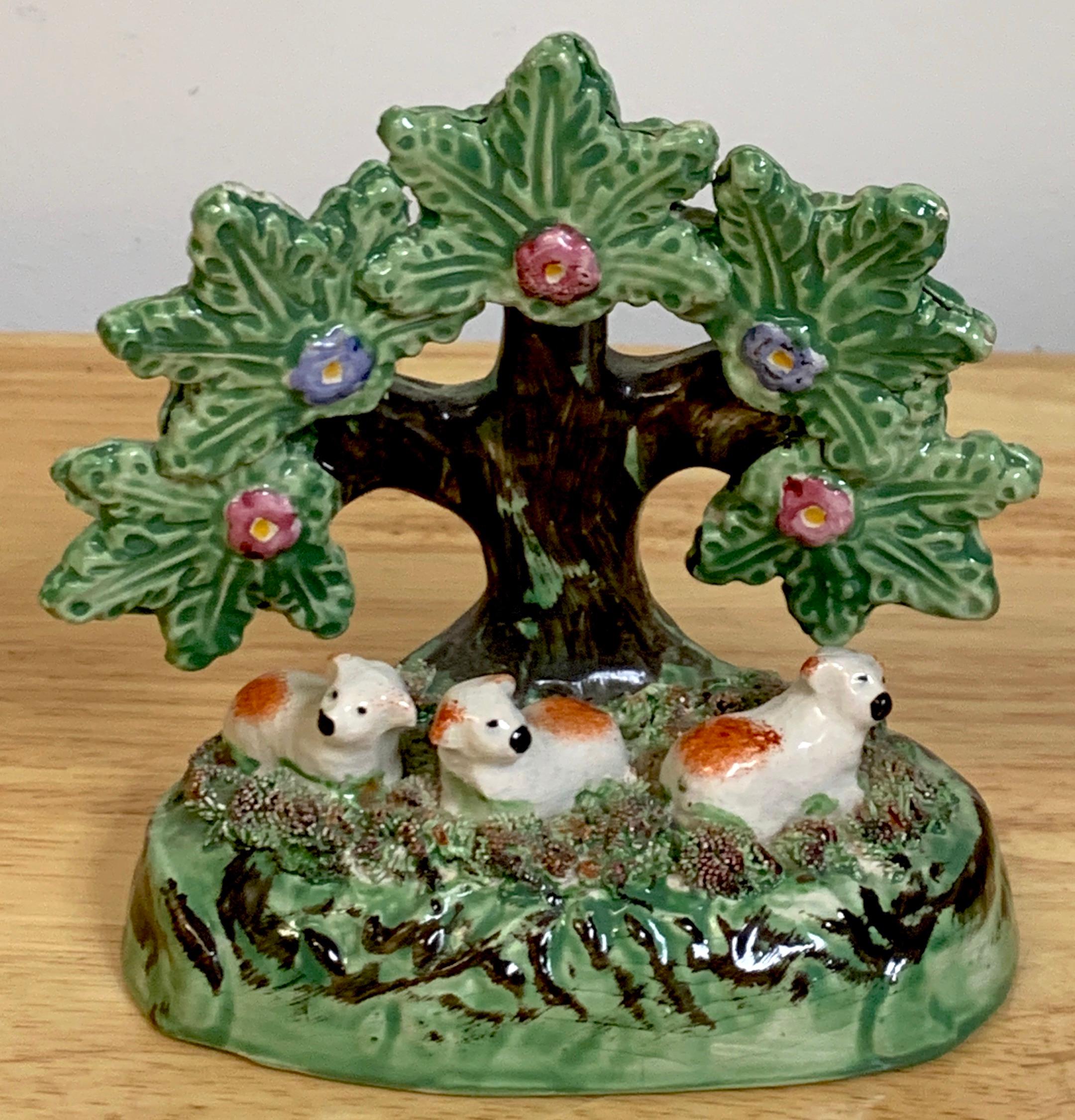 Georgiano Confezione di cuccioli di spaniel rossi/ pecora Staffordshire Pearlware Bocage in vendita