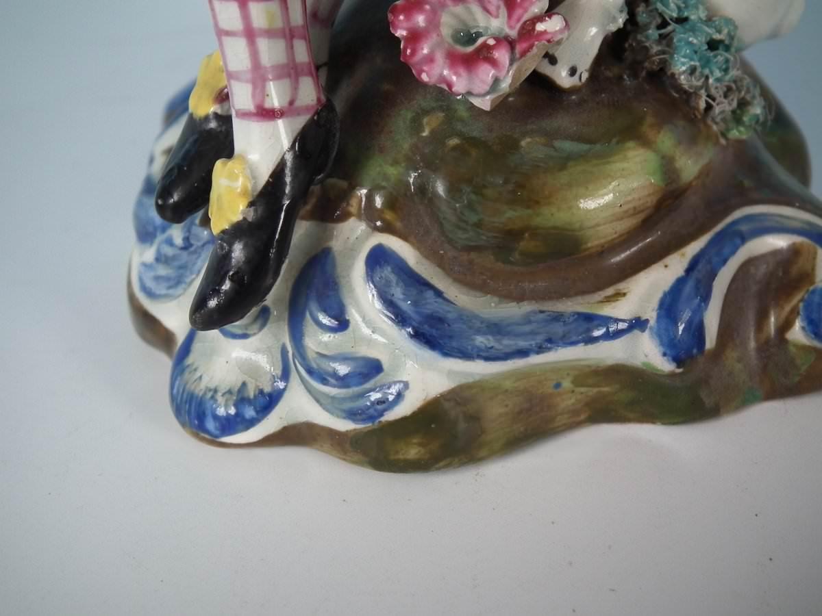 Figura di pifferaio Bocage in ceramica perlata dello Staffordshire in vendita 5