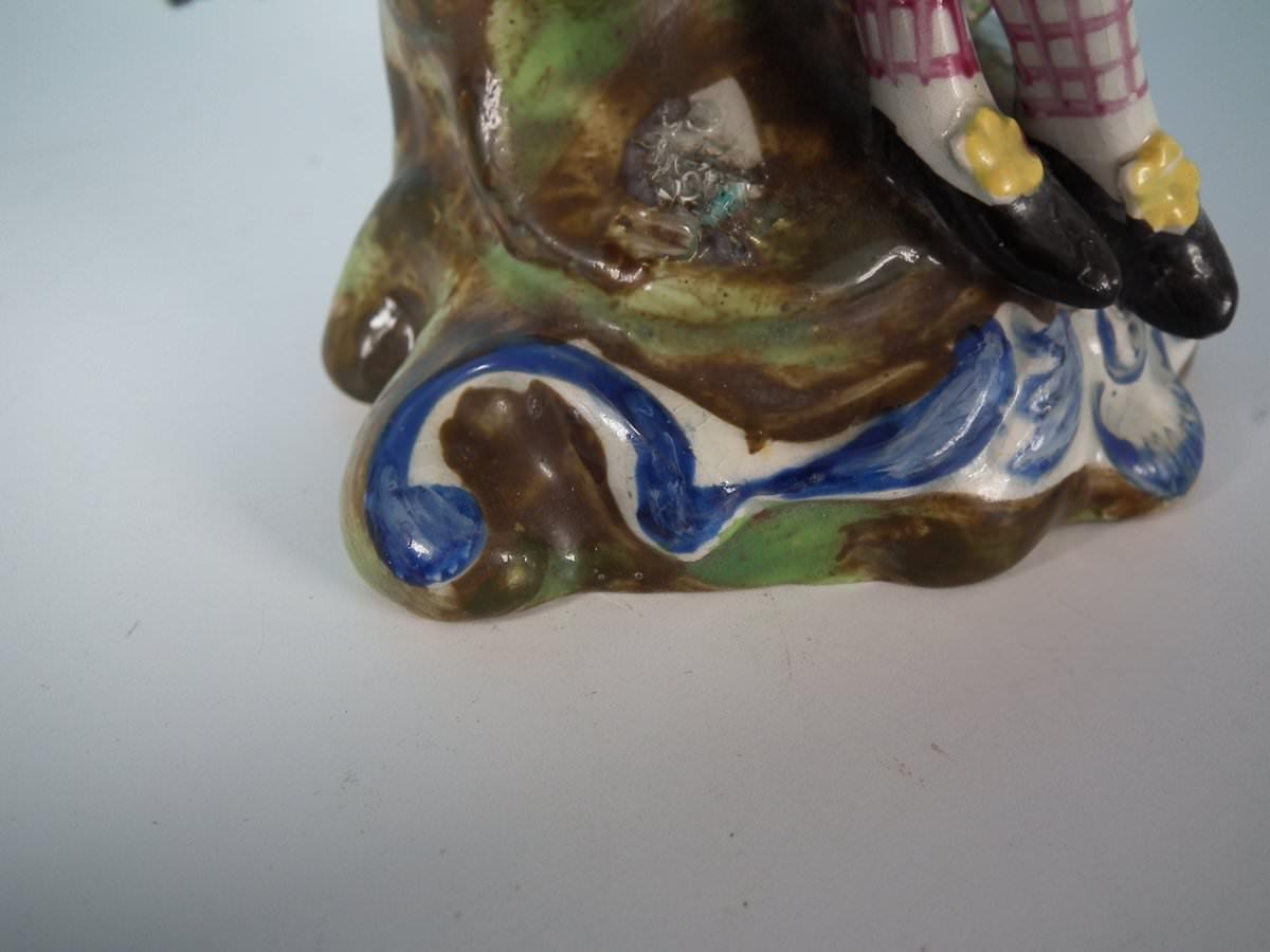 Figura di pifferaio Bocage in ceramica perlata dello Staffordshire in vendita 7
