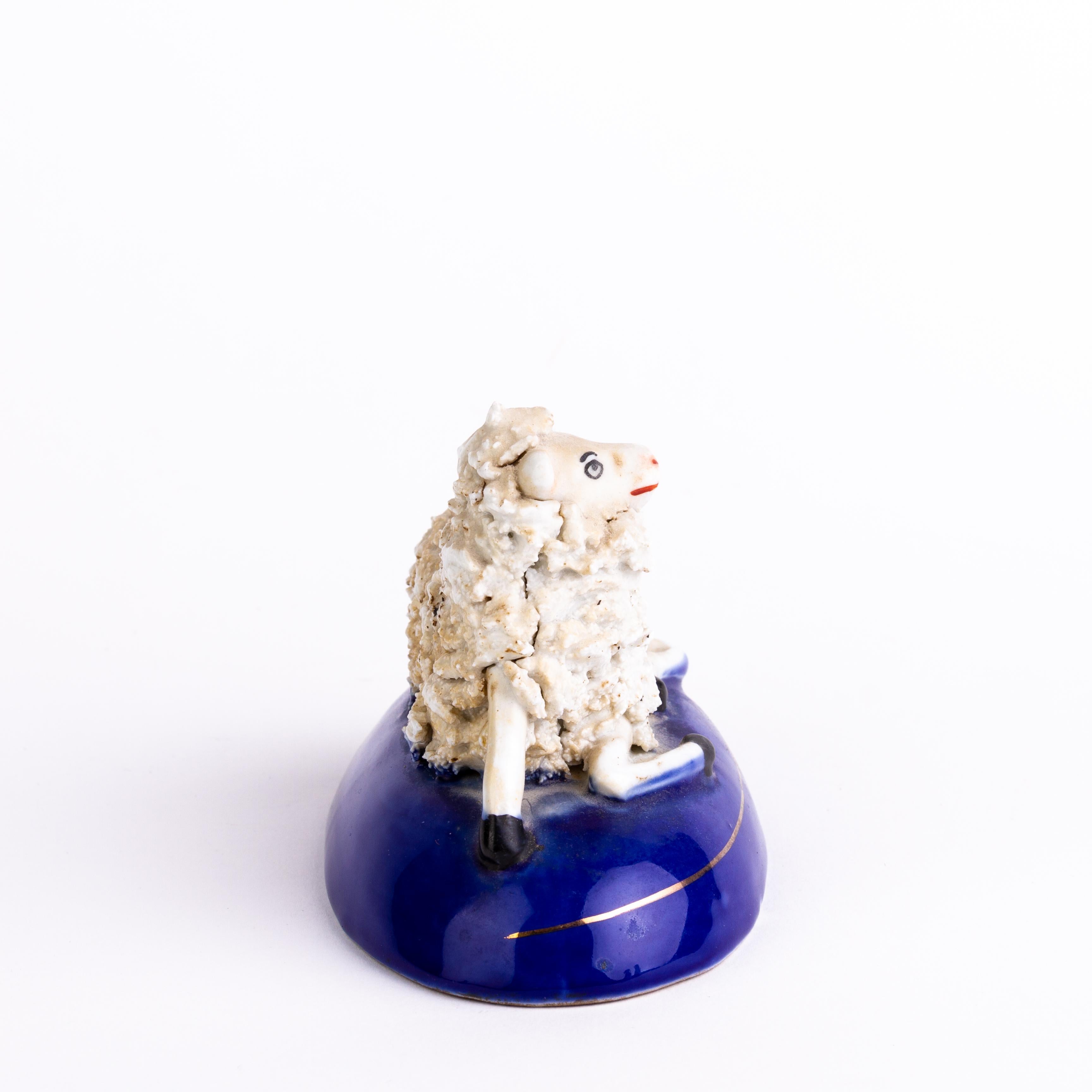 Staffordshire Polychrome Pottery Sheep Figure 19th Century 
Good condition
Free international shipping.