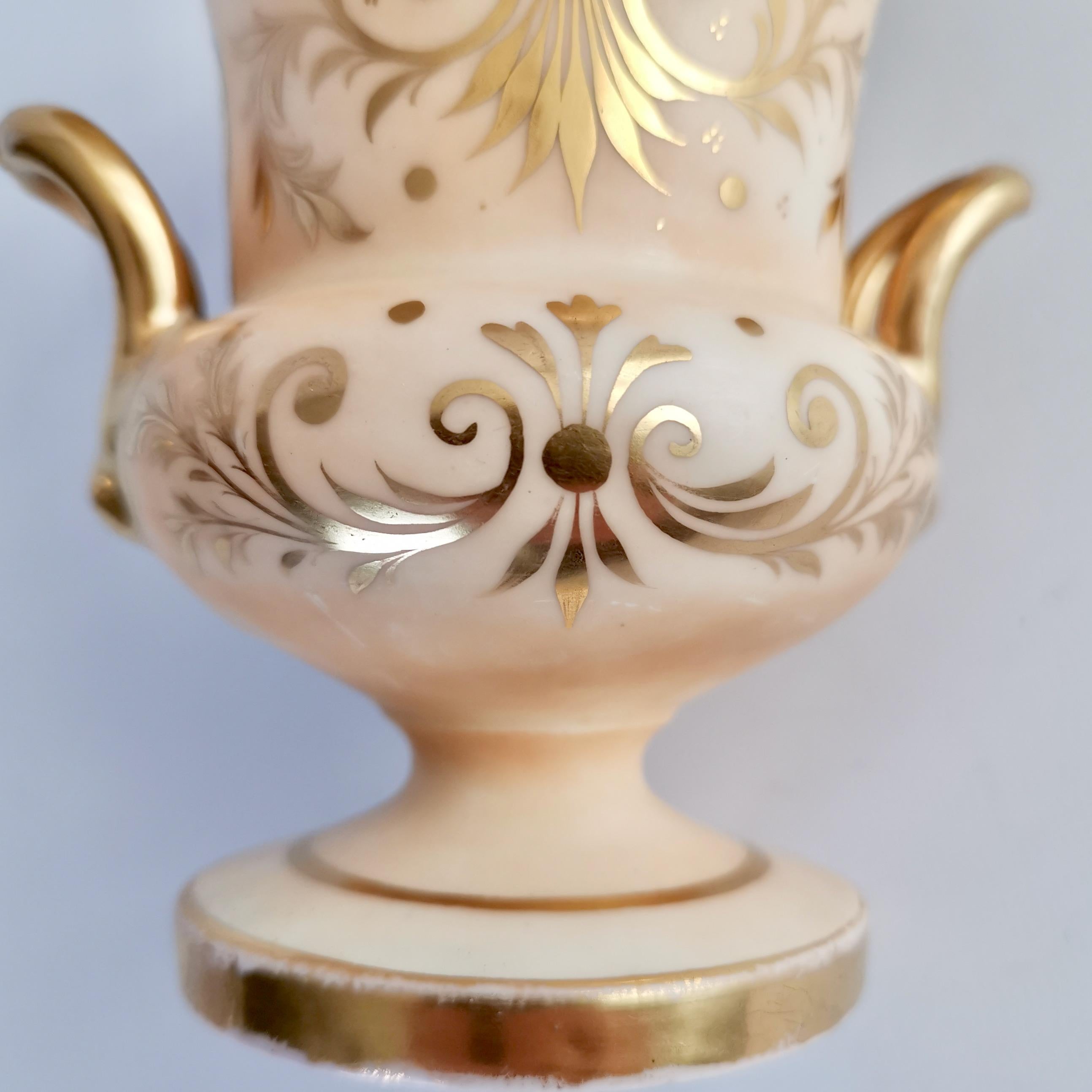 Staffordshire Porcelain Campana Vase, Salmon, Gilt and Flowers, circa 1820 For Sale 2