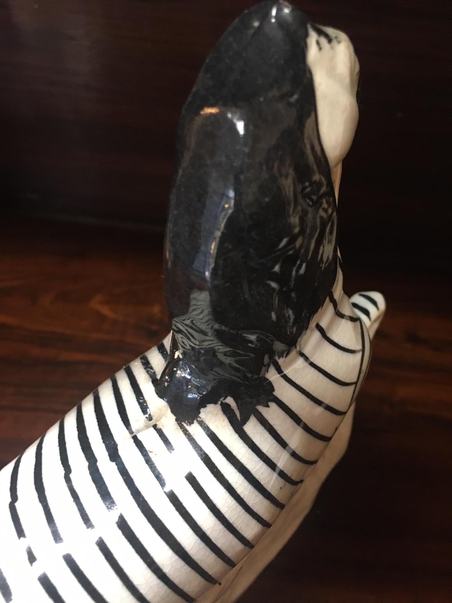 Metà XIX secolo Porcellana Staffordshire Flatback di grandi dimensioni Zebra africana su cumulo d'erba c1850 in vendita