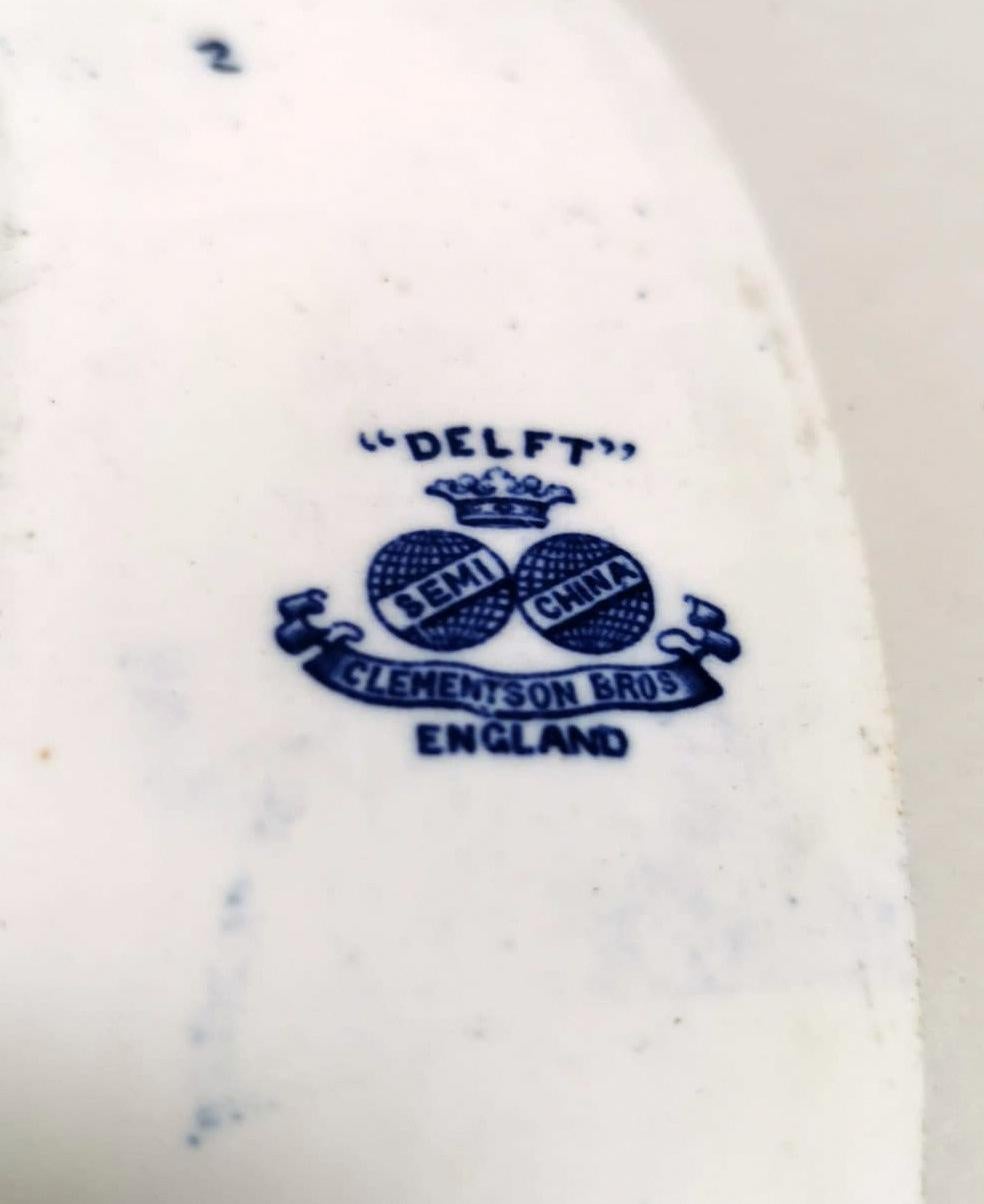 Plateau anglais Staffordshire Potteries avec décorations en faïence bleue en vente 7