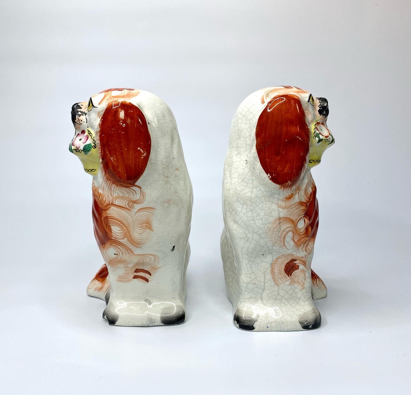 Staffordshire Pottery ‘Basket of Flowers’ Spaniels, C. 1860 In Good Condition In Gargrave, North Yorkshire