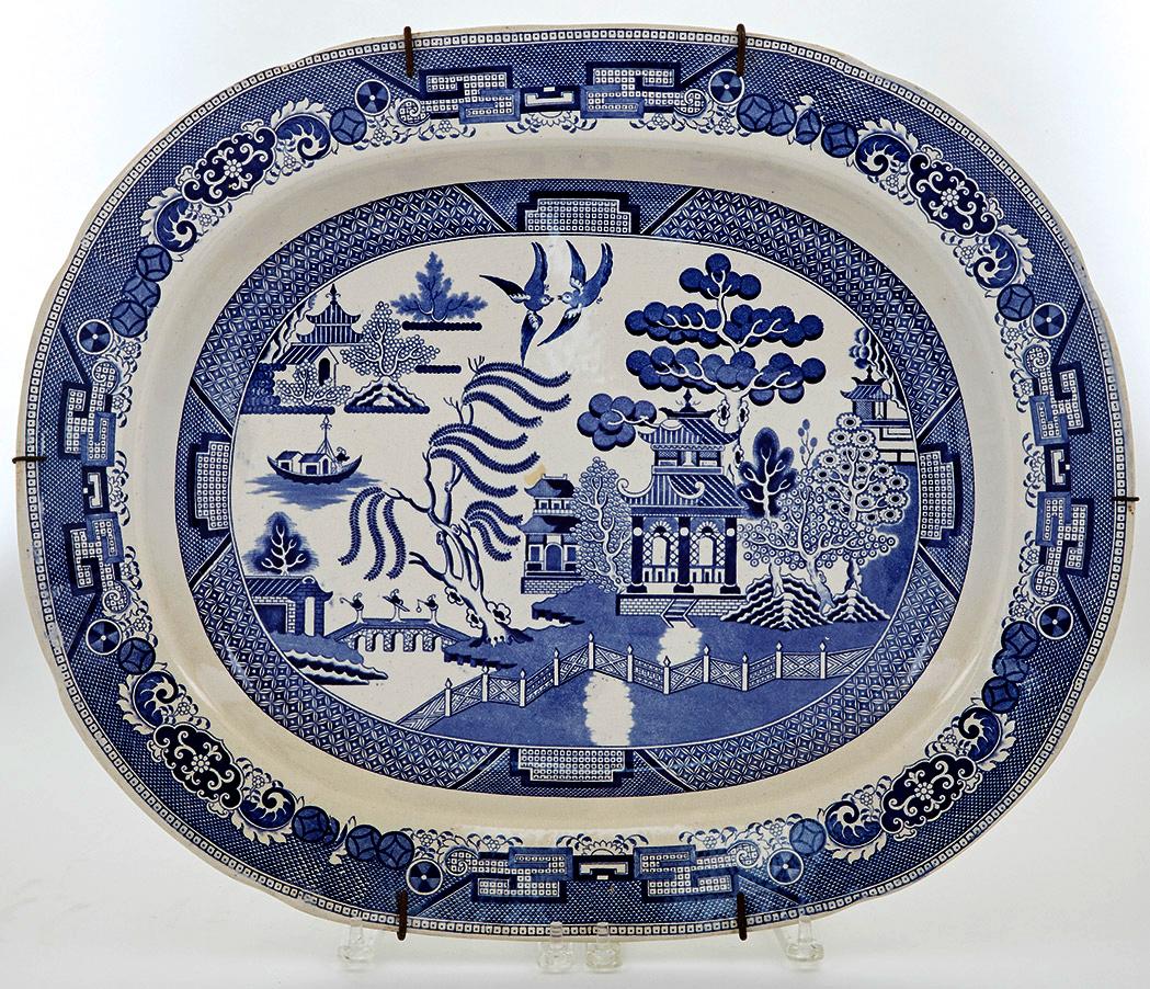 English Staffordshire Pottery Blue and White Printed Chinoiserie Dish