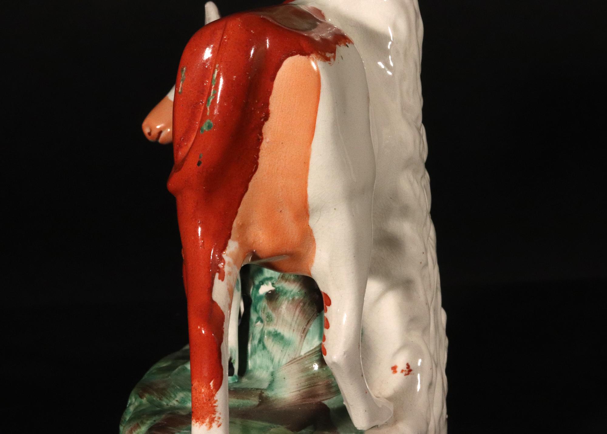 Jarrones con figura de vaca de cerámica de Staffordshire en venta 8