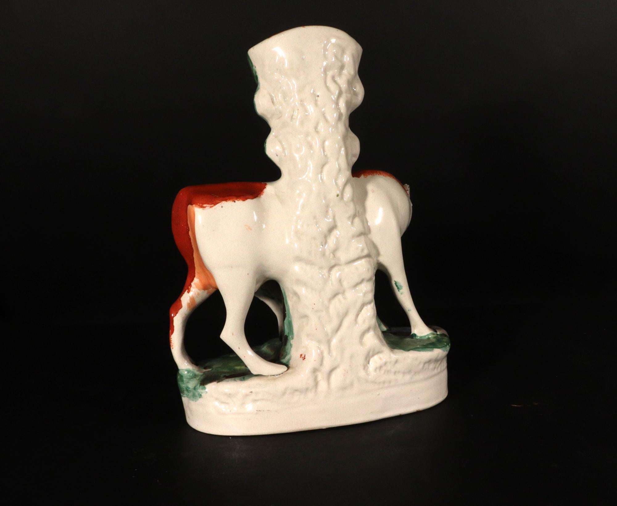 Jarrones con figura de vaca de cerámica de Staffordshire en venta 9