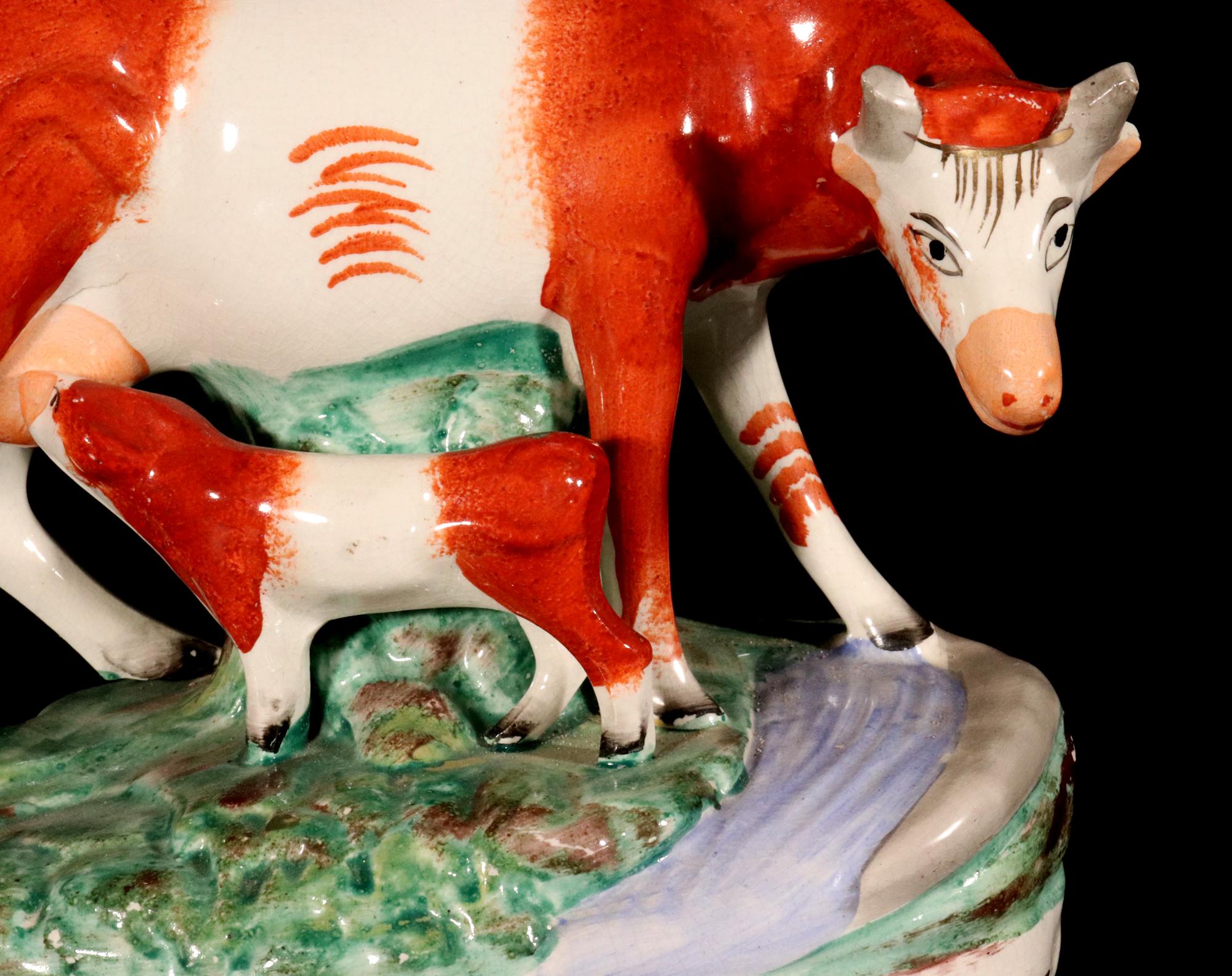 Jarrones con figura de vaca de cerámica de Staffordshire siglo XIX en venta