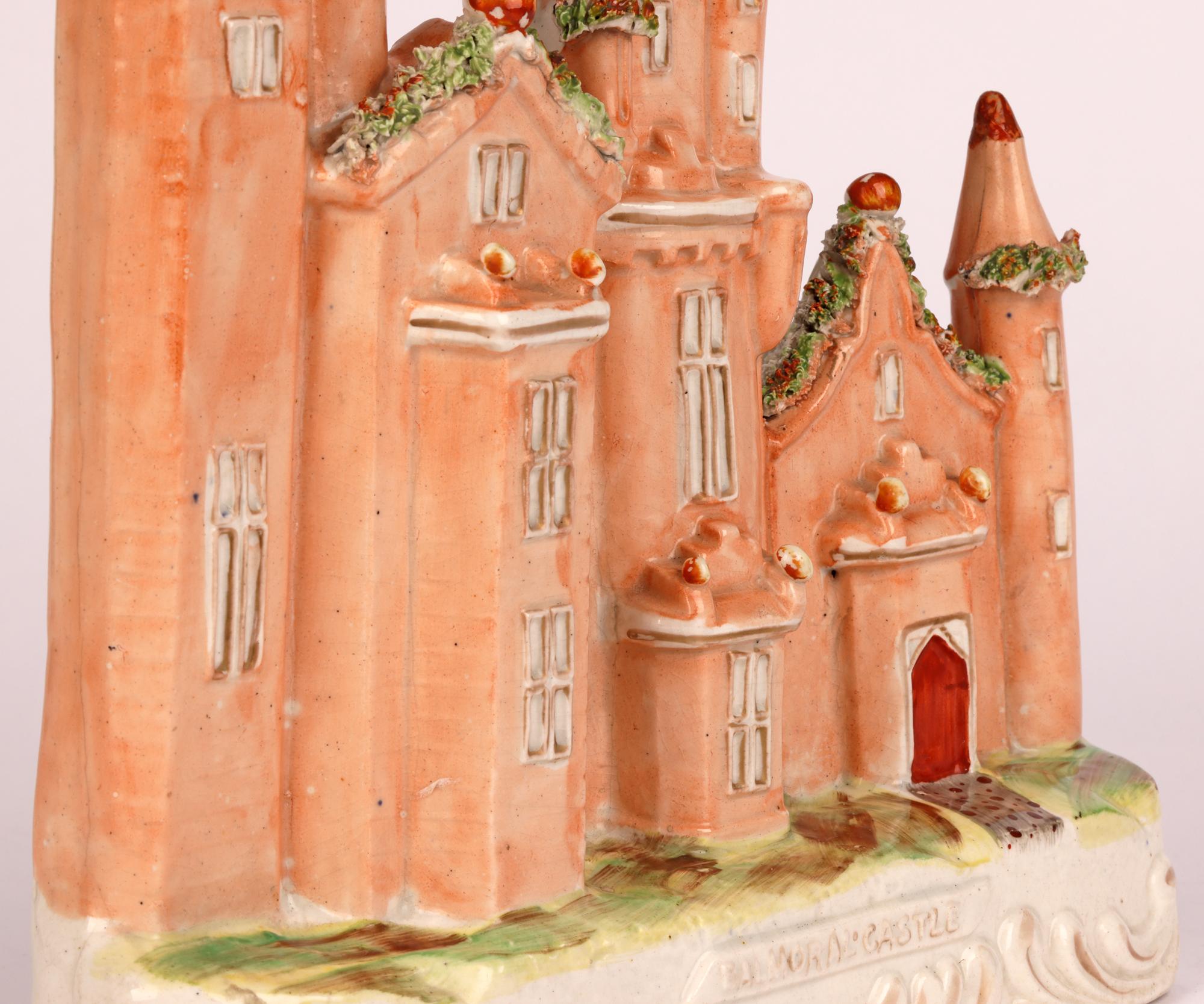 Modelo de fondo plano de cerámica de Staffordshire del castillo de Balmoral en Bueno estado para la venta en Bishop's Stortford, Hertfordshire