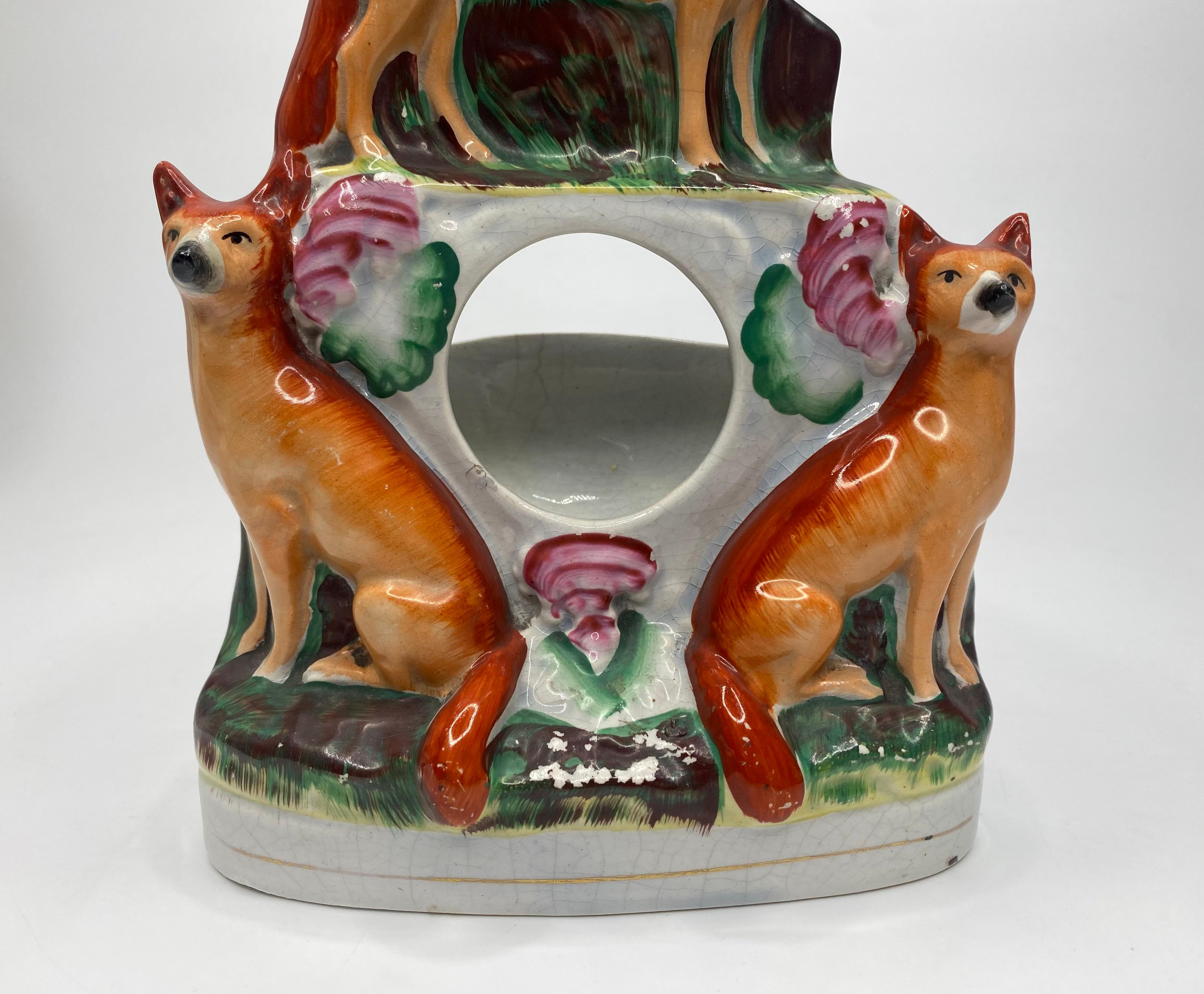 Staffordshire pottery Foxes watch holder, c. 1860. In Good Condition For Sale In Gargrave, North Yorkshire