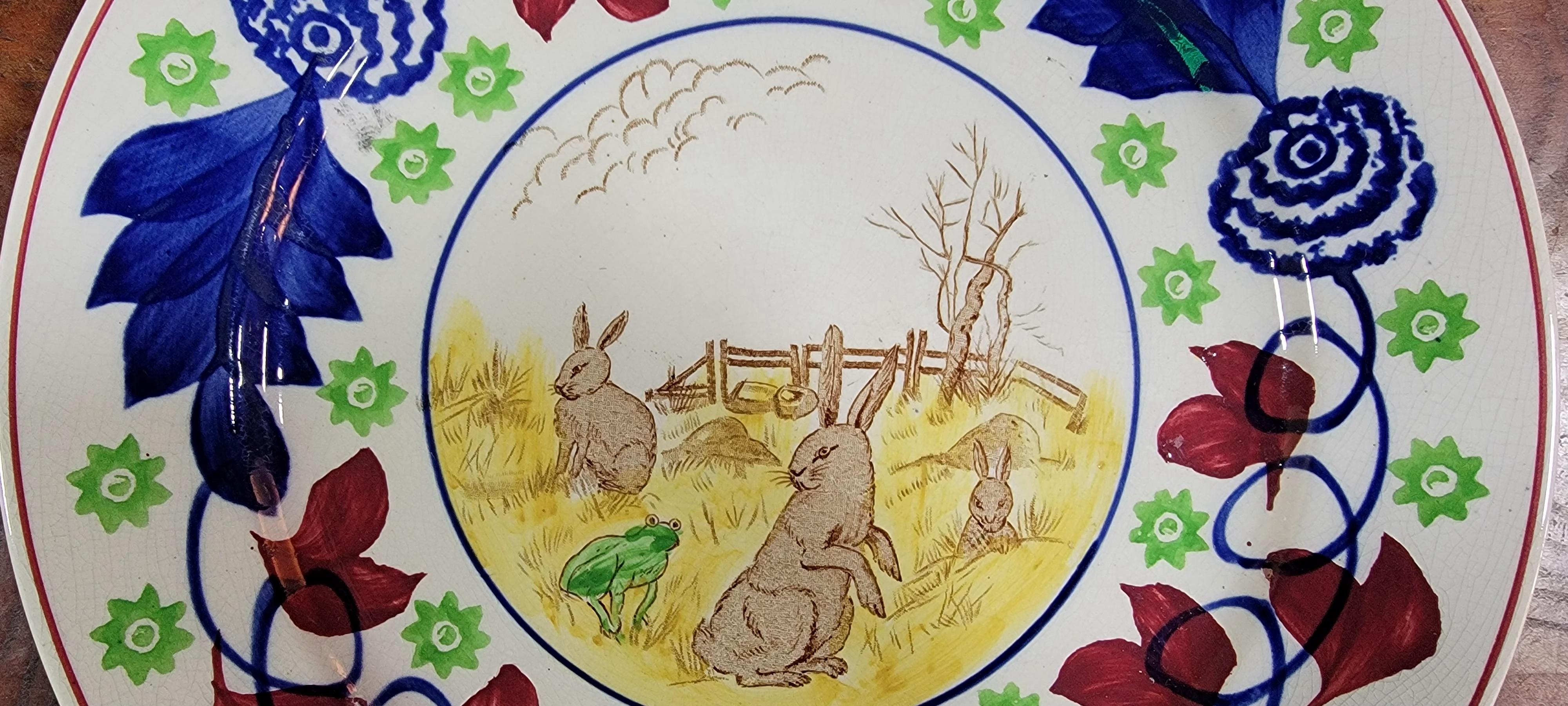 Staffordshire „Rabbitware“ Dessertteller-Set 6 im Zustand „Gut“ in Fulton, CA