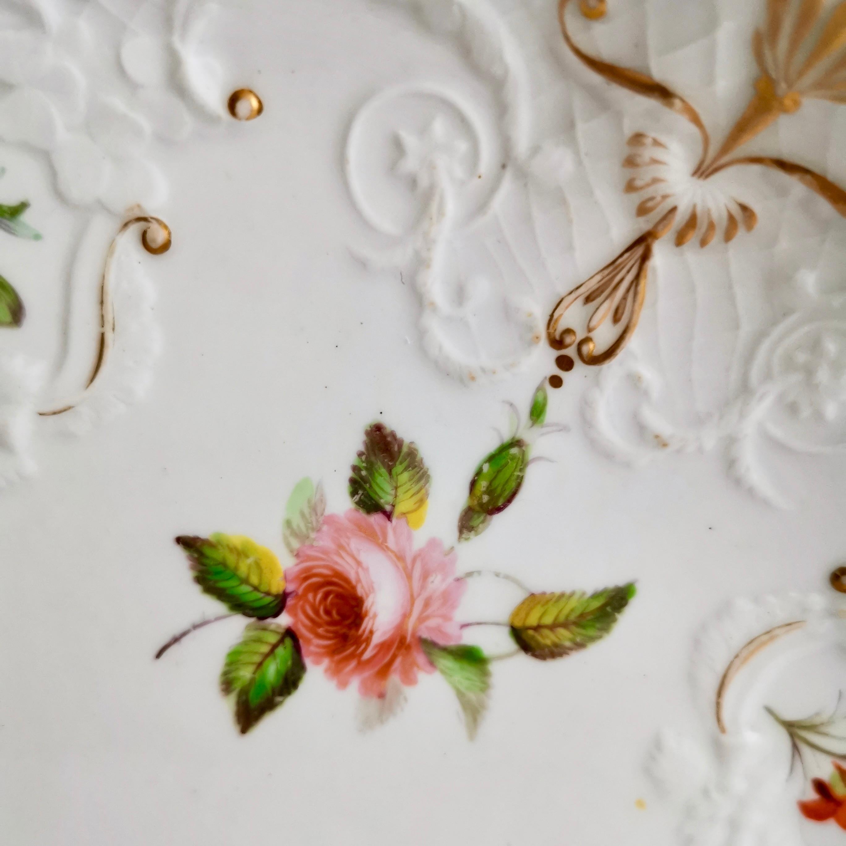 Staffordshire Serving Dish White Floral with Fine Union Moulding circa 1801-1820 In Good Condition In London, GB