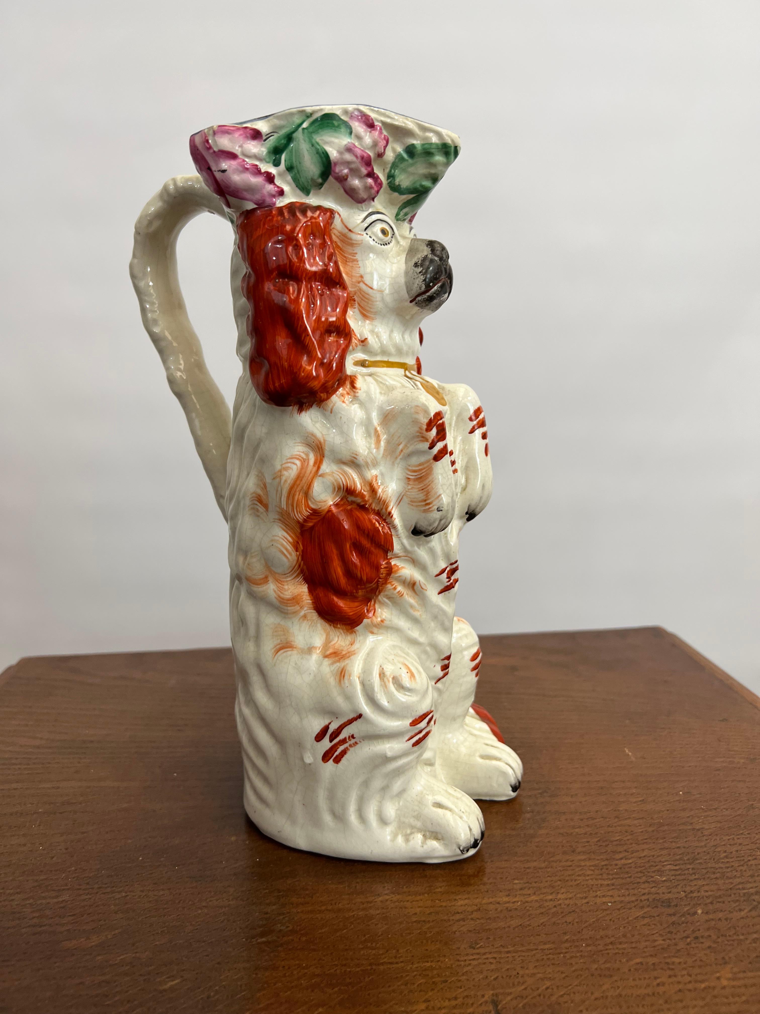 Stafforshire pottery Spaniel dog majolica Water jug circa 1850 In Good Condition For Sale In LA FERTÉ-SOUS-JOUARRE, FR