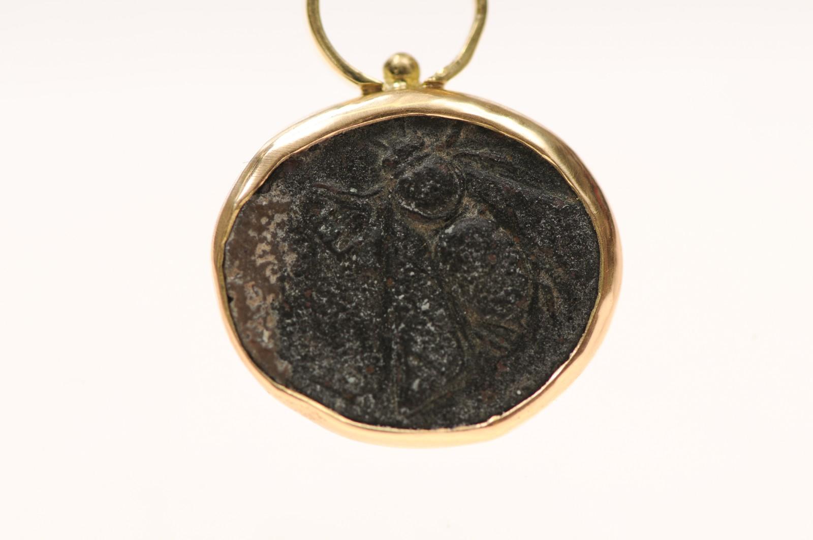 Stag & Bee Bronze [coin] Pendant with 18 Karat Gold (pendant only) For Sale 8