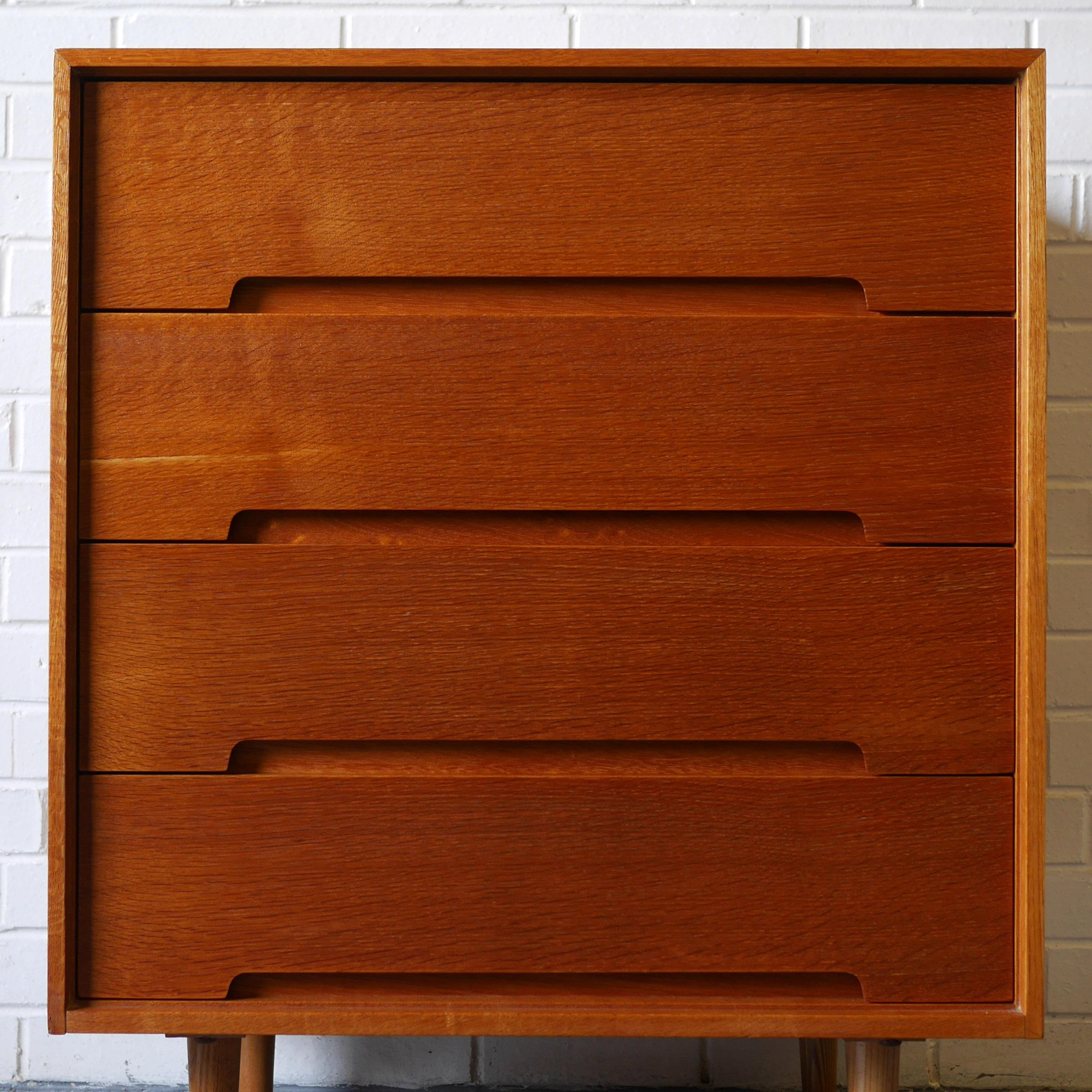 Stag 'C' Range Chest of Four Drawers in Oak by John and Sylvia Reid, circa 1954 4