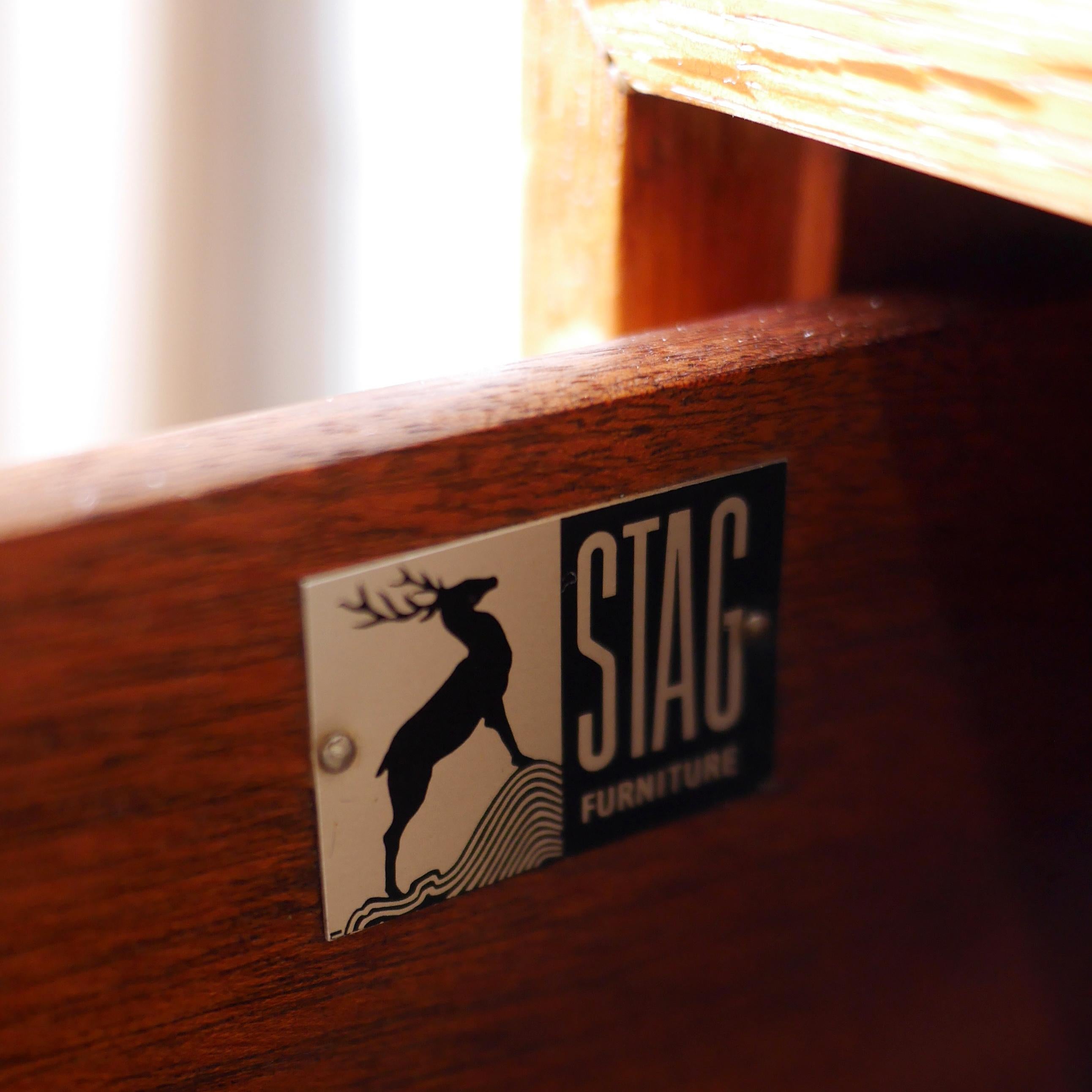 Stag 'C' Range Chest of Four Drawers in Oak by John and Sylvia Reid, circa 1954 5