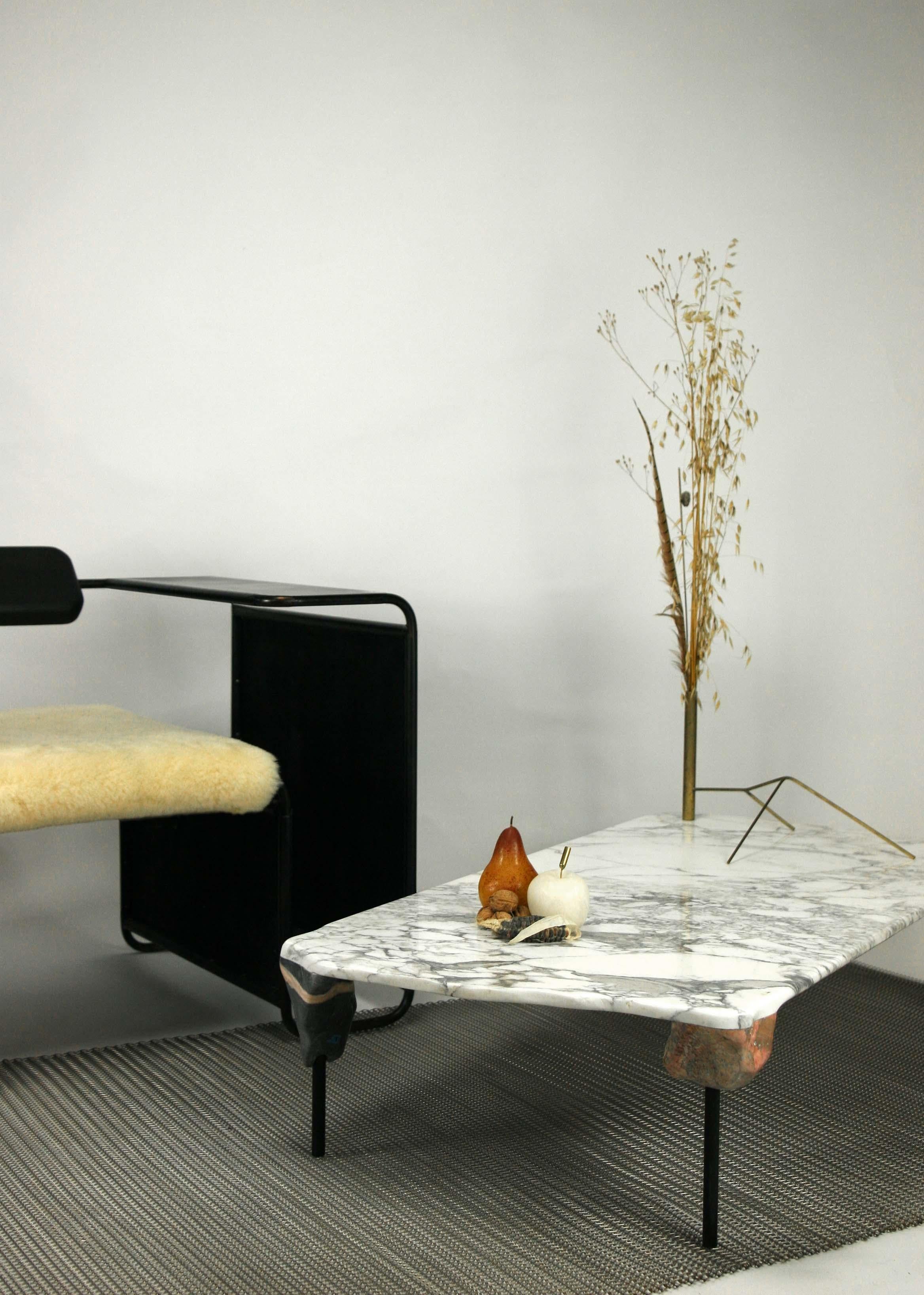 Table basse Stag par Krzywda Neuf - En vente à Geneve, CH