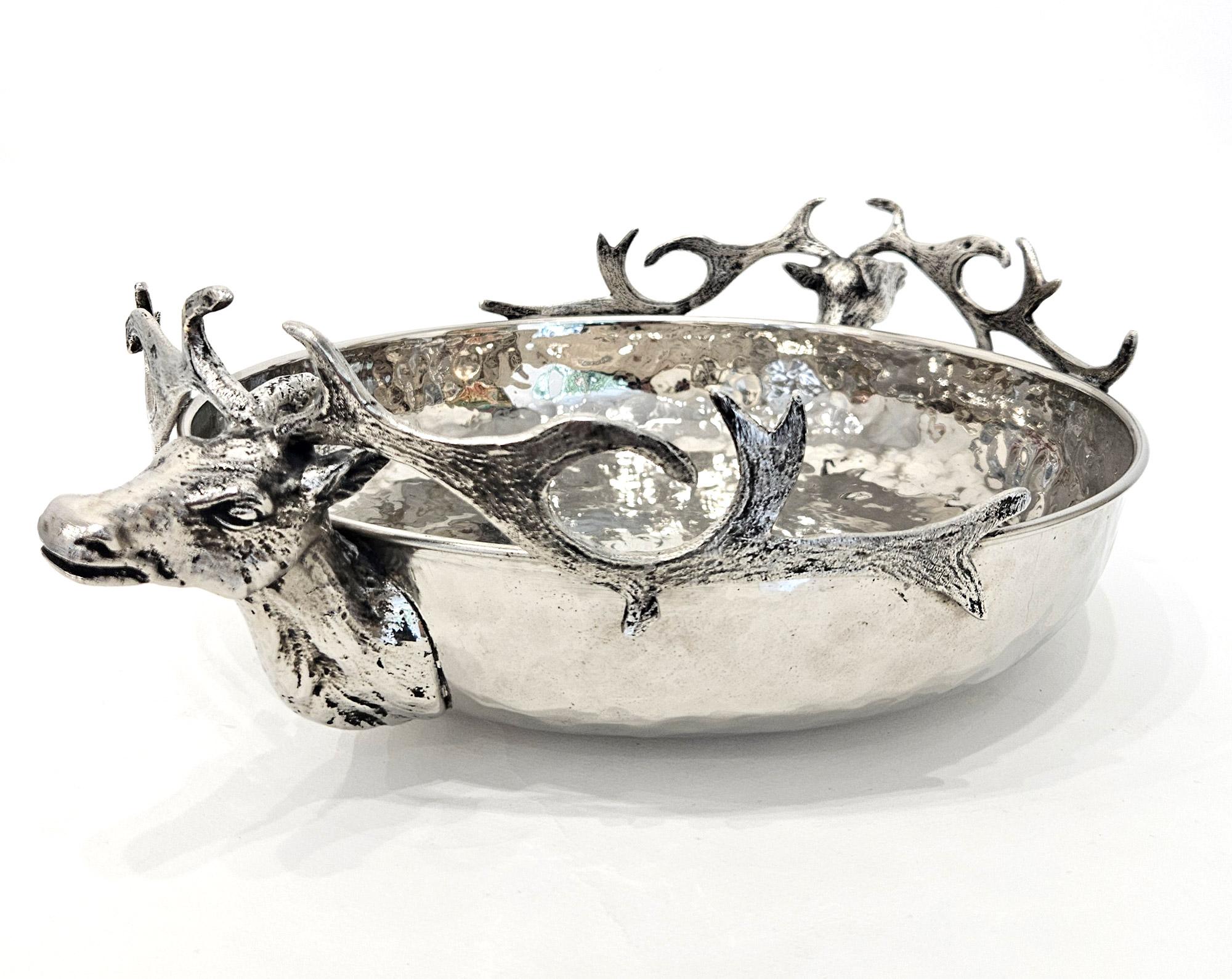 Italiano Ciotola con testa di cervo in argento anni '70 nello stile di Gabriella Crespi per Dior in vendita