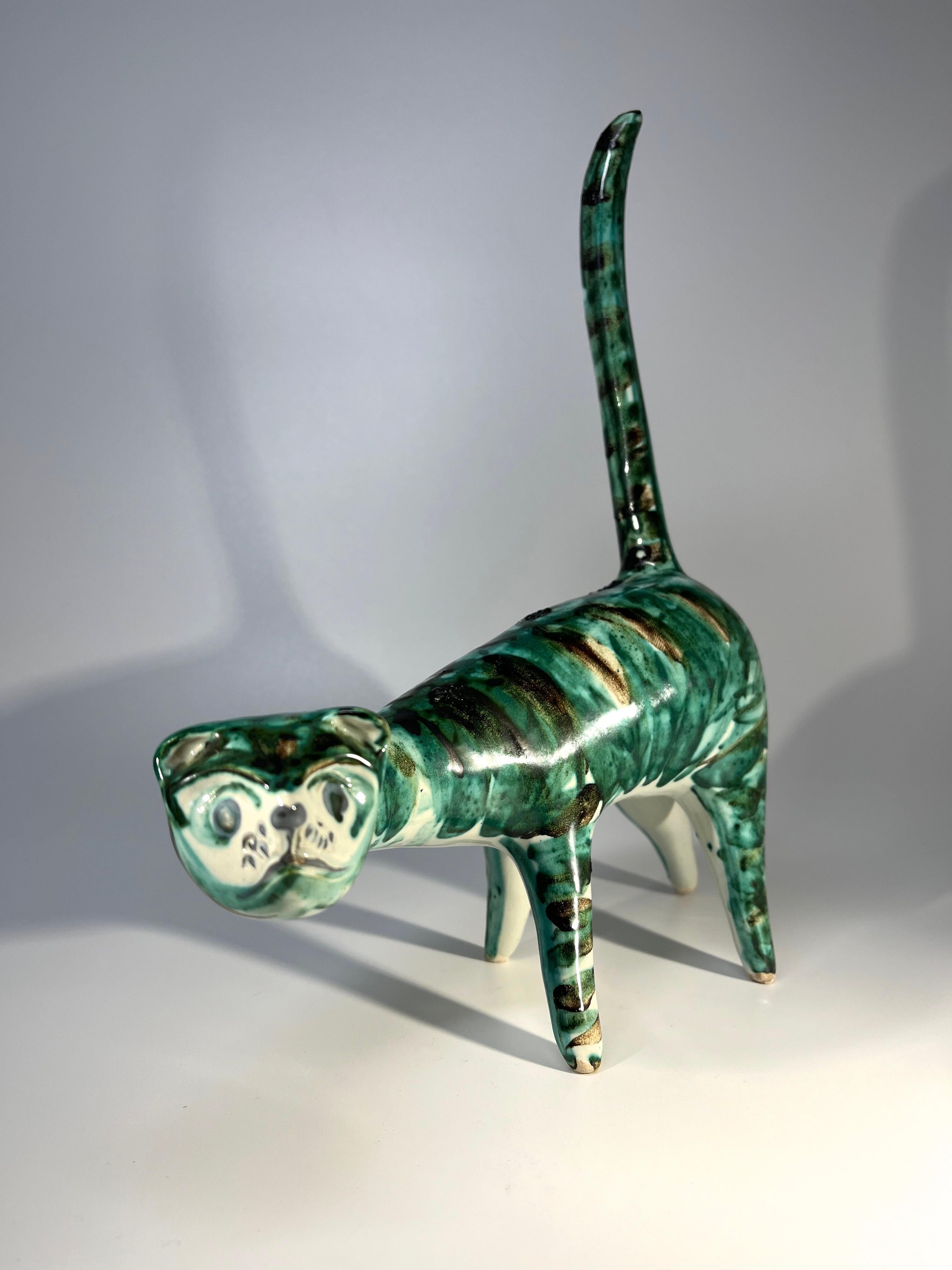 Extraordinary ceramic feline sculpture attributed to Alessio Tasca of Nove, Italy
Strangely elongated neck, startled facial expression and erect tail add to the draw of this piece
Likely created for Raymor, who specialised in mid-century decorative