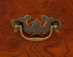 Deckenschrank "Drei Schubladen" aus gebeizter Esche