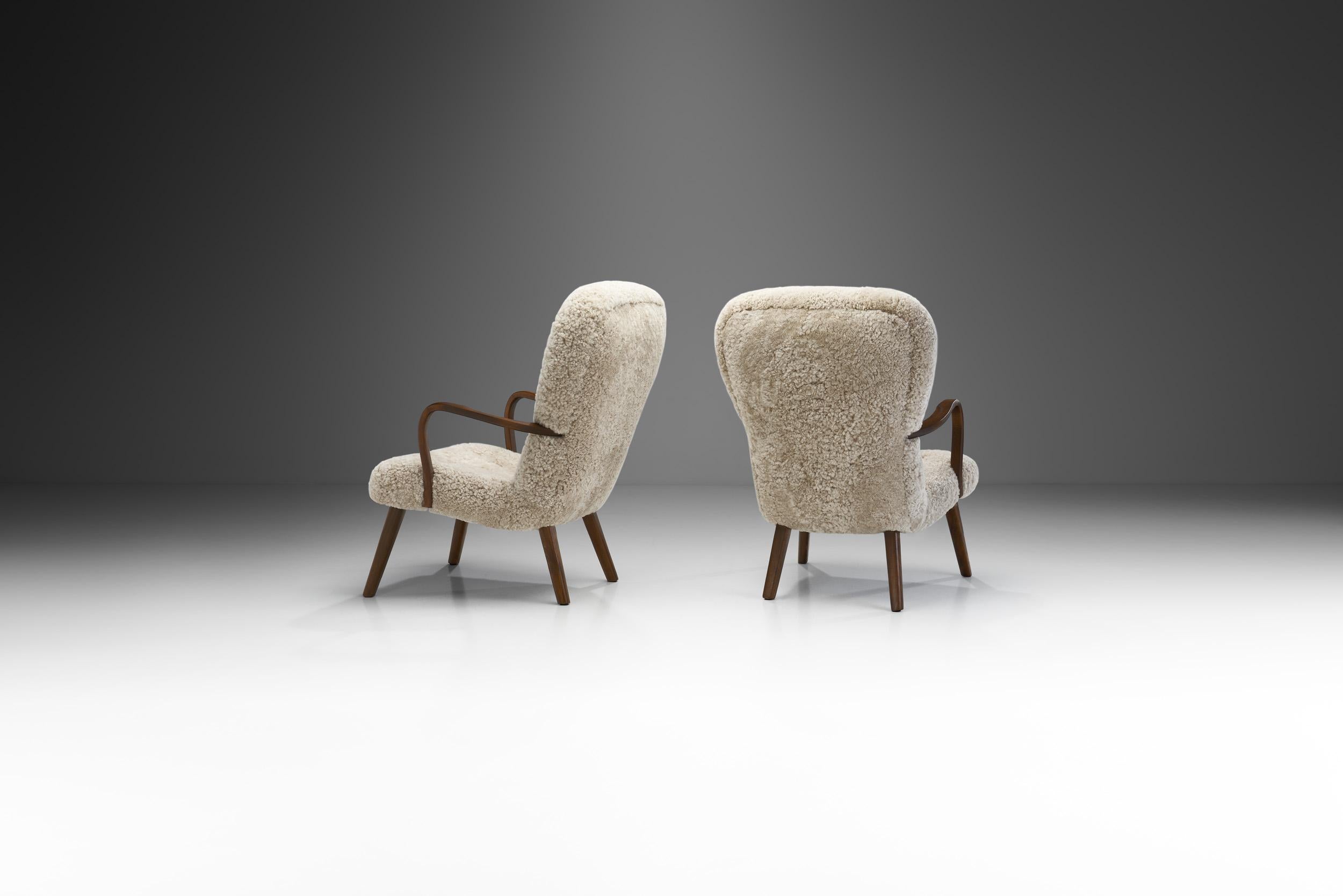 Easy Chairs aus gebeizter Buche und Schafsleder von einem dänischen Möbelschreiner, Dänemark 1940er Jahre im Zustand „Gut“ im Angebot in Utrecht, NL