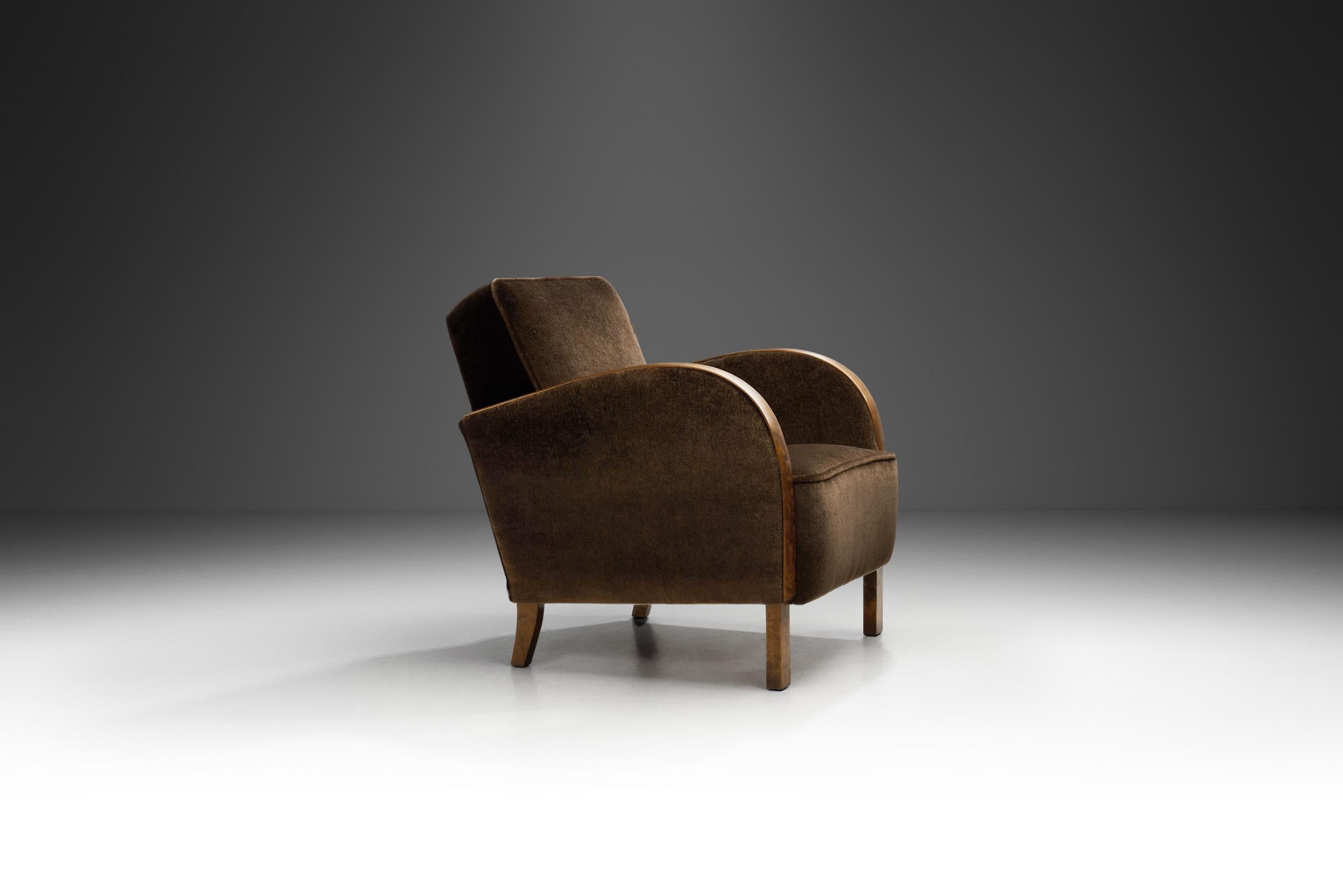 Stained Birch Art Deco Armchair, Europe ca 1930s In Good Condition In Utrecht, NL
