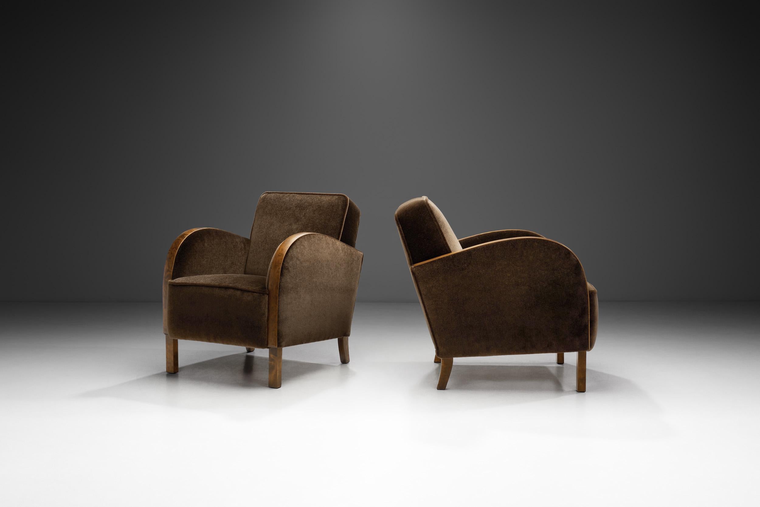 Milieu du XXe siècle Fauteuils Art déco en bouleau teinté, Europe, vers les années 1930 en vente