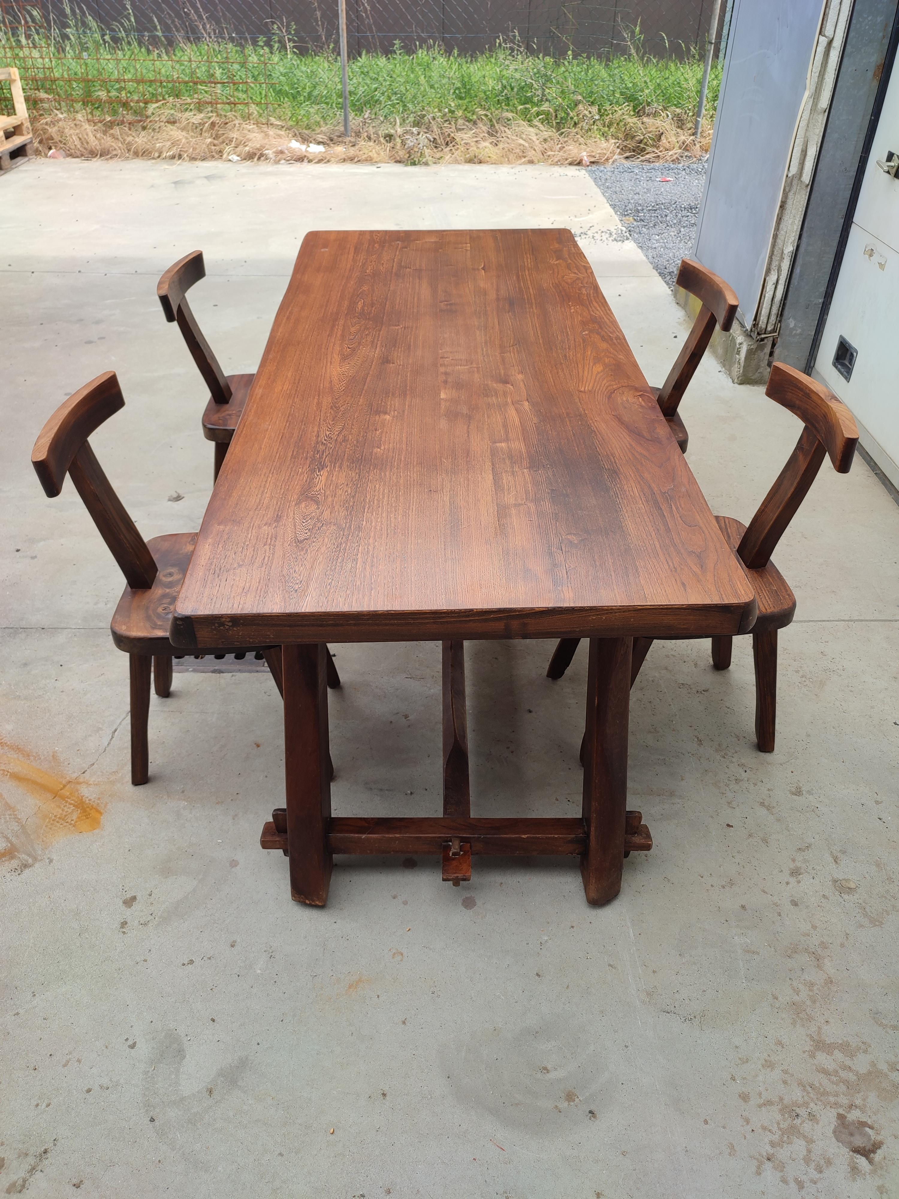 Stained Elm Wood Brutalist Dining Table, Chairs & Bench, France, 1960s, Set of 6 In Good Condition In Waasmunster, BE