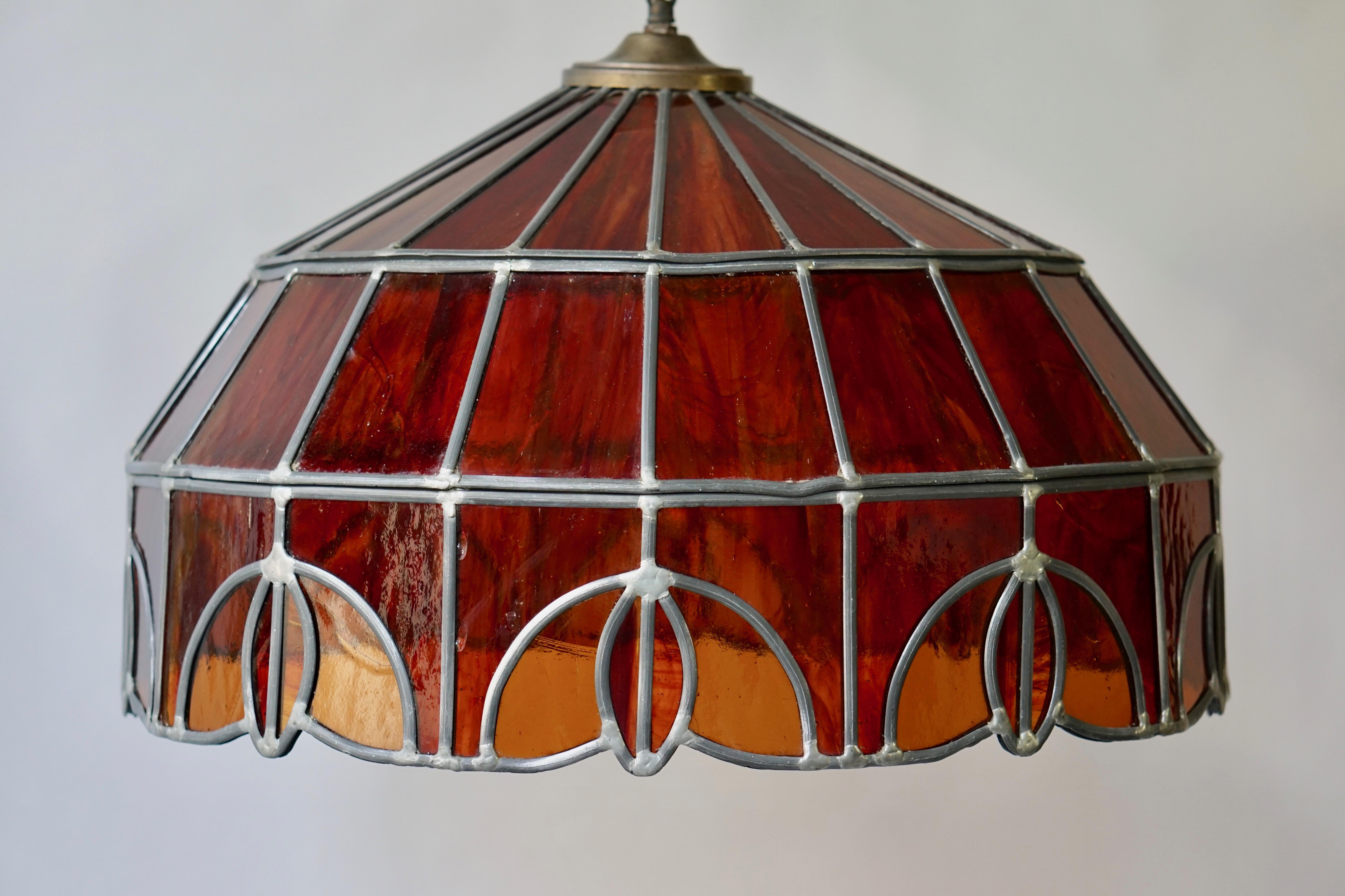 Stained glass pendant light.
Measures: Diameter 50 cm.
Height fixture 30 cm.
Total height 115 cm.