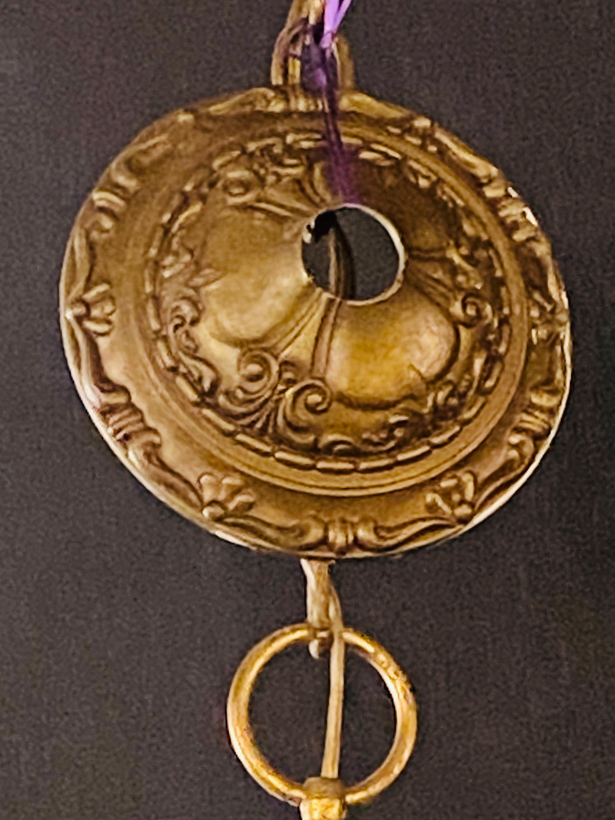 Lámpara o colgante italiano MCM en forma de cúpula de Stained glass con marco de bronce en venta 5