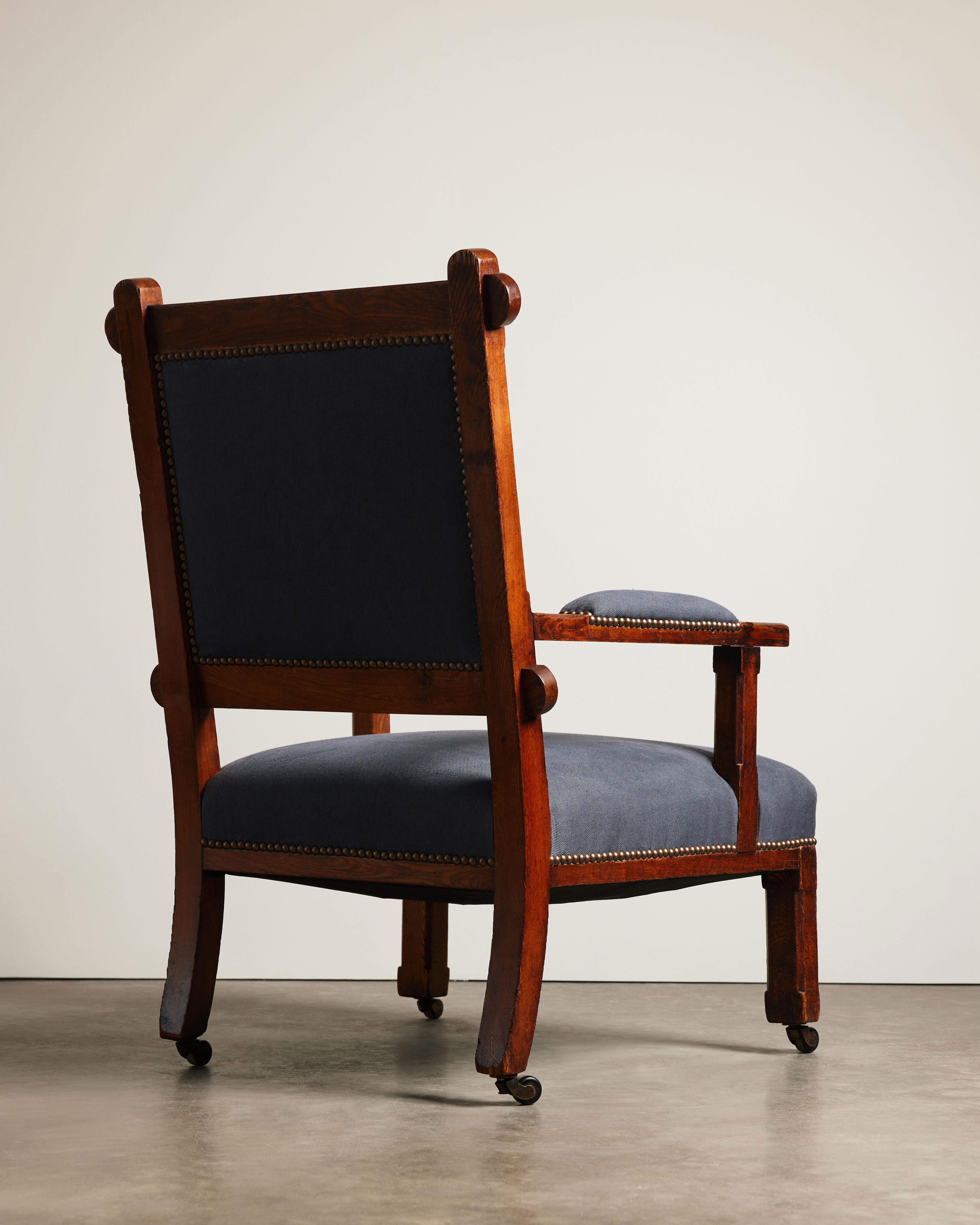 Stained Oak and Linen Arts and Crafts Armchair, England, 19th C en vente 3