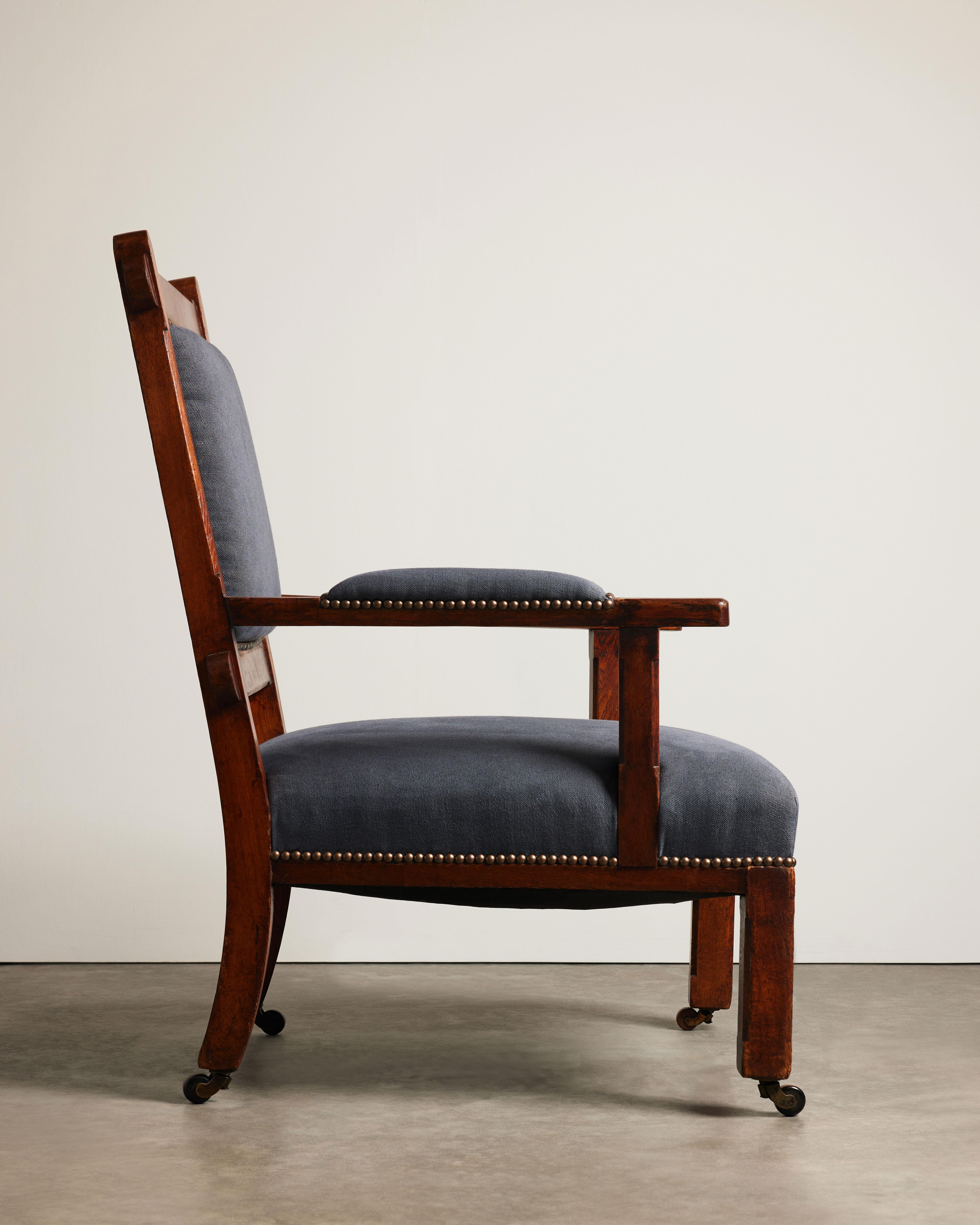 Stained Oak and Linen Arts and Crafts Armchair, England, 19th C en vente 4