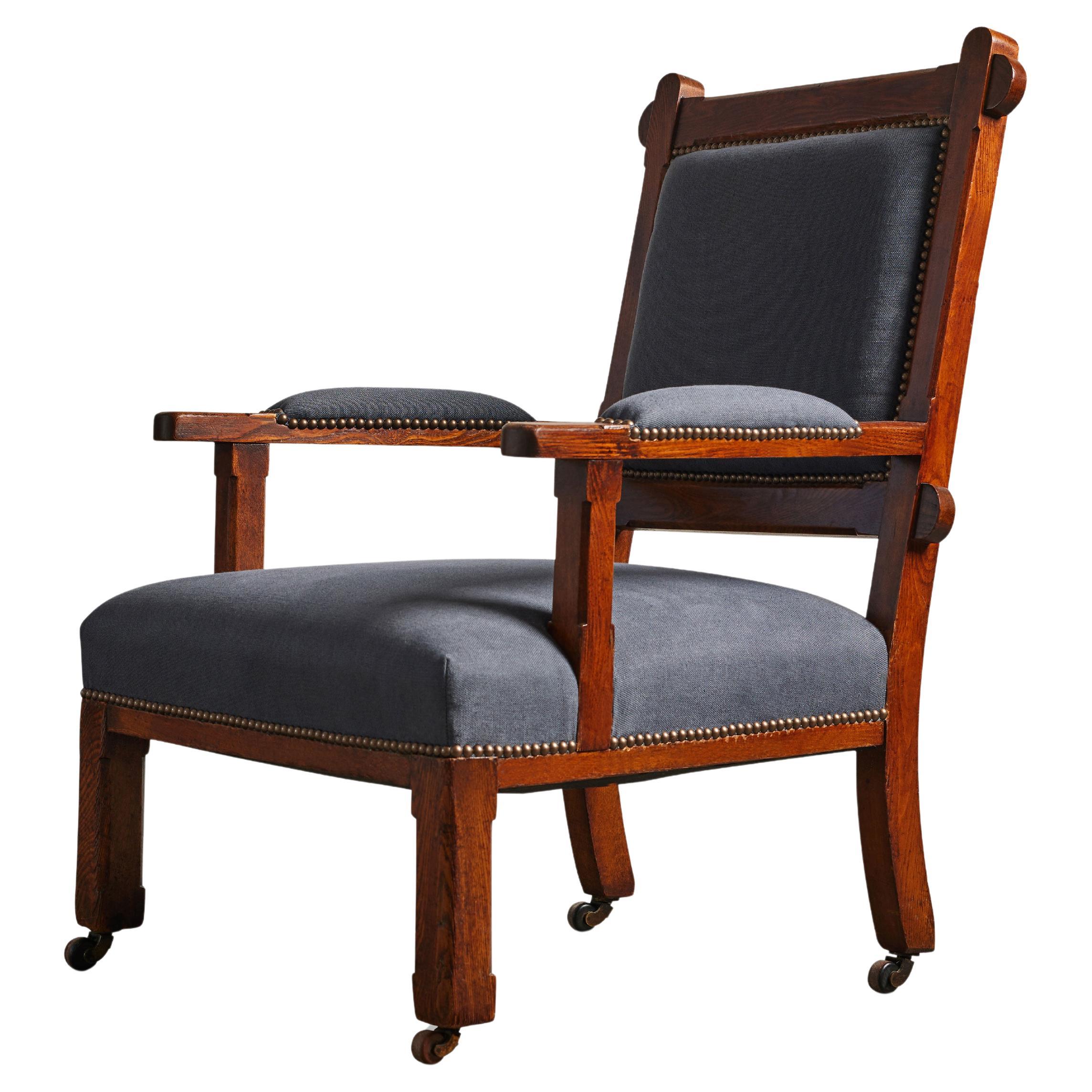 Stained Oak and Linen Arts and Crafts Armchair, England, 19th C en vente