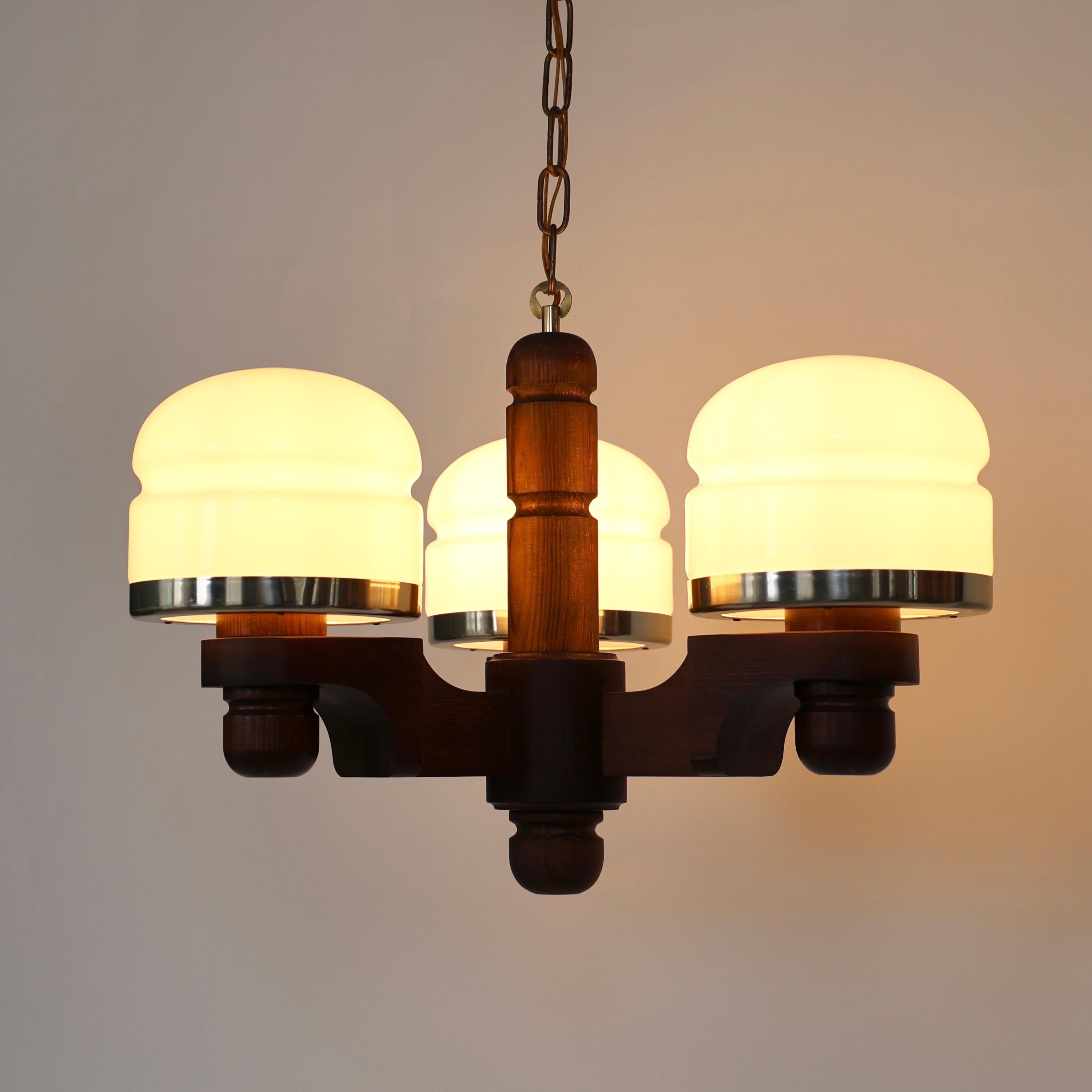 Vetro Lampadario in legno di pino macchiato di Jan Wickelgren, anni '70, Svezia in vendita