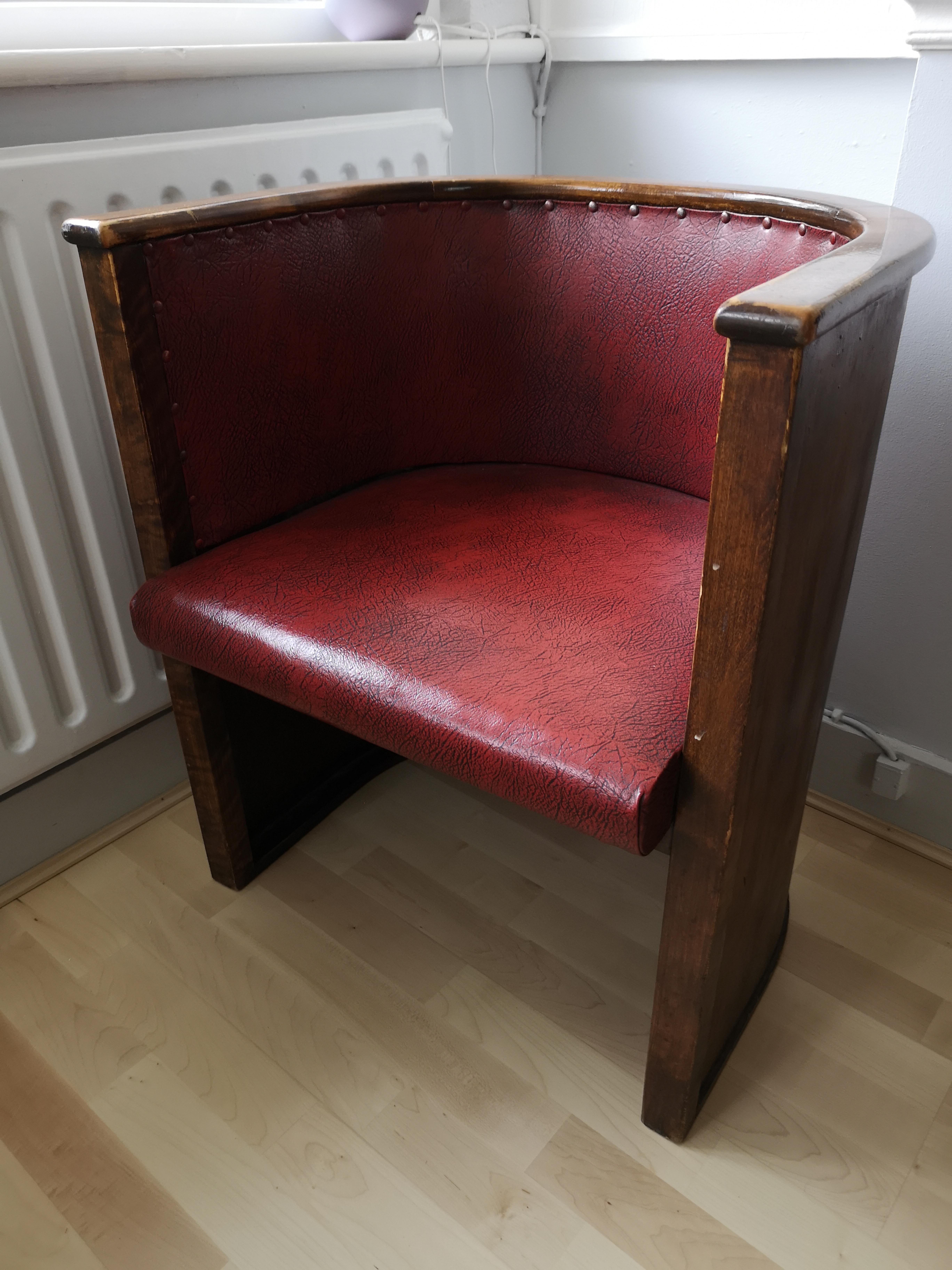 A stunning stained plywood and faux leather Restaurant chair, designed by Otto Korhonen / Alvar Aalto for Huonekalu- ja Rakennustyötehdas Korhonen. One of the earliest collaborations between Otto Korhonen and Alvar Aalto, the 