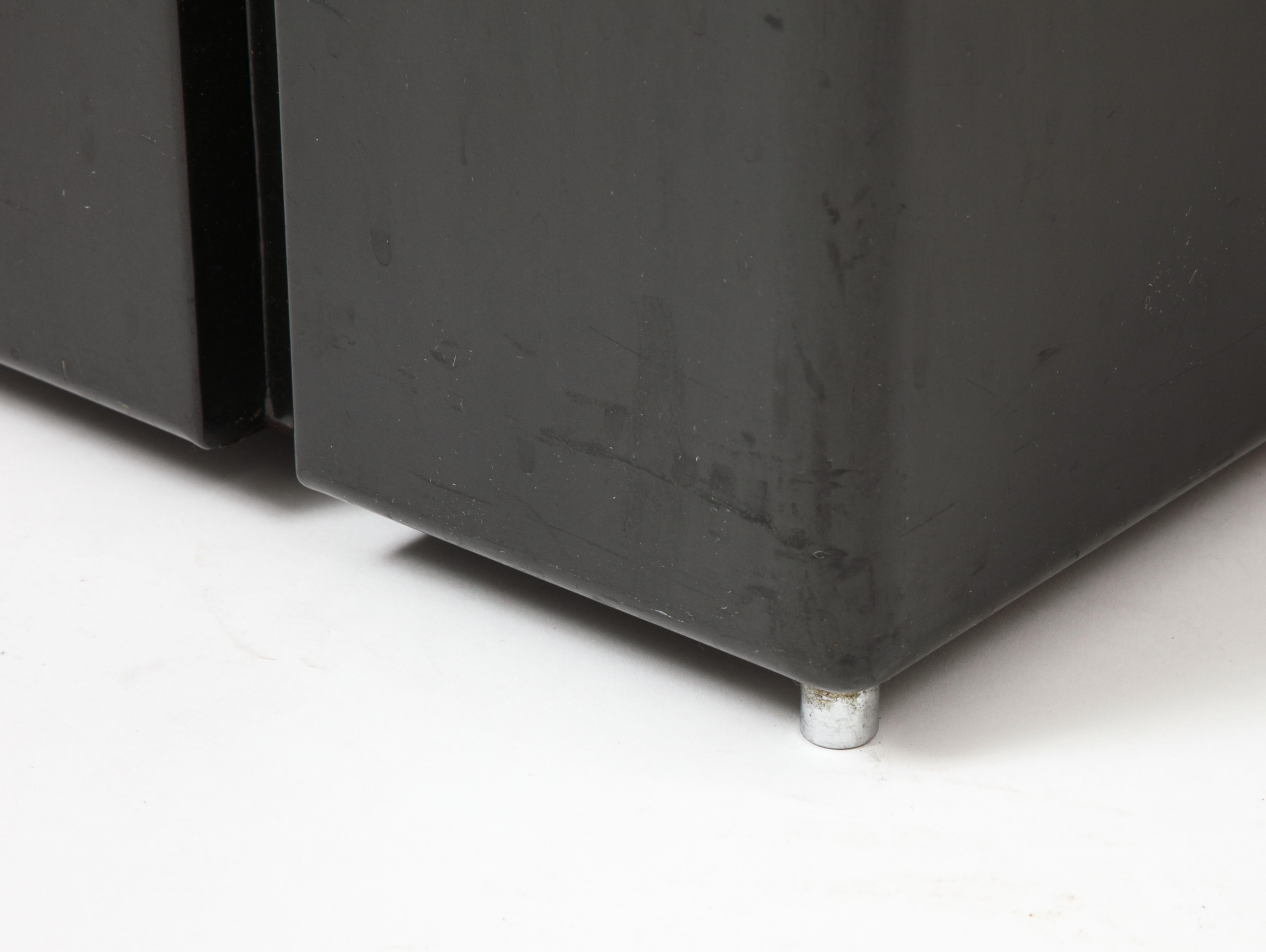 Portaombrelli in acciaio inossidabile e acciaio scurito, Italia, c.C. 1960 in vendita 5