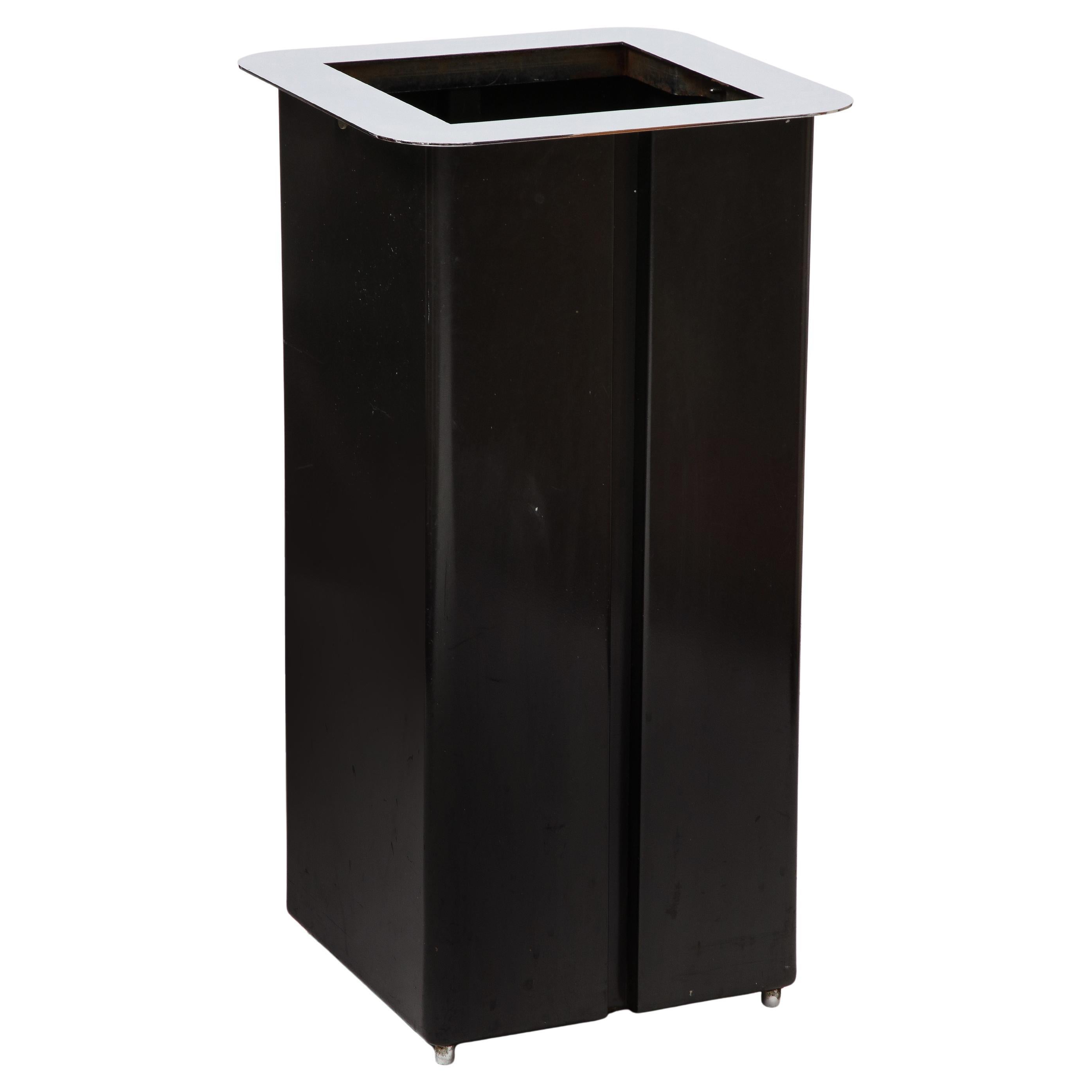 Porte-parapluies en acier inoxydable et en acier foncé, Italie, c.C. 1960