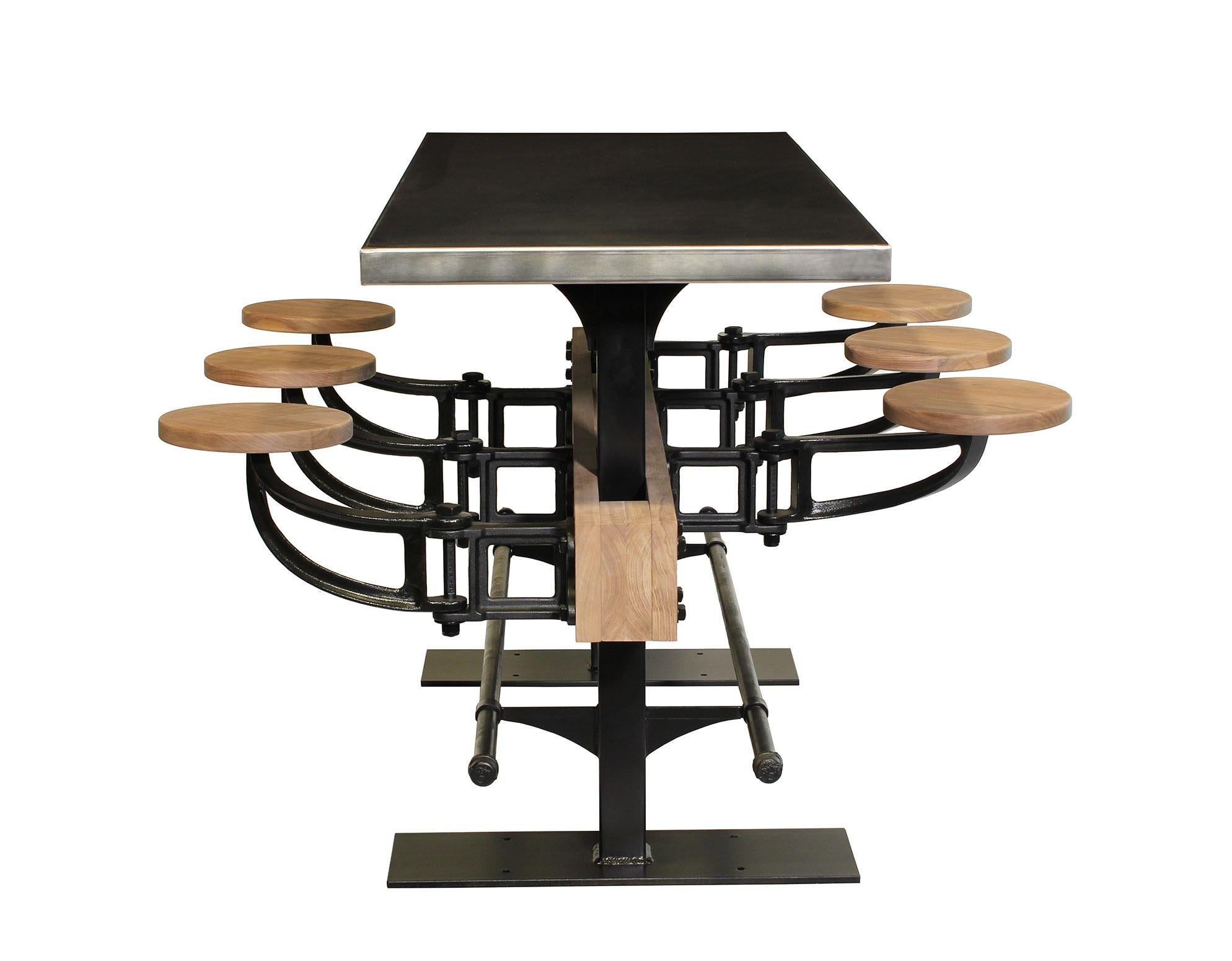 Industriel Table de salle à manger à hauteur de bar avec sièges attachés en vente