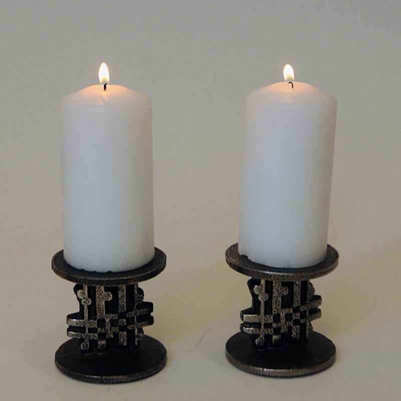 Paar brutalistische Würfel-Kerzenhalter aus Edelstahl von Olav Joa für Polaris 197 (Skandinavische Moderne) im Angebot