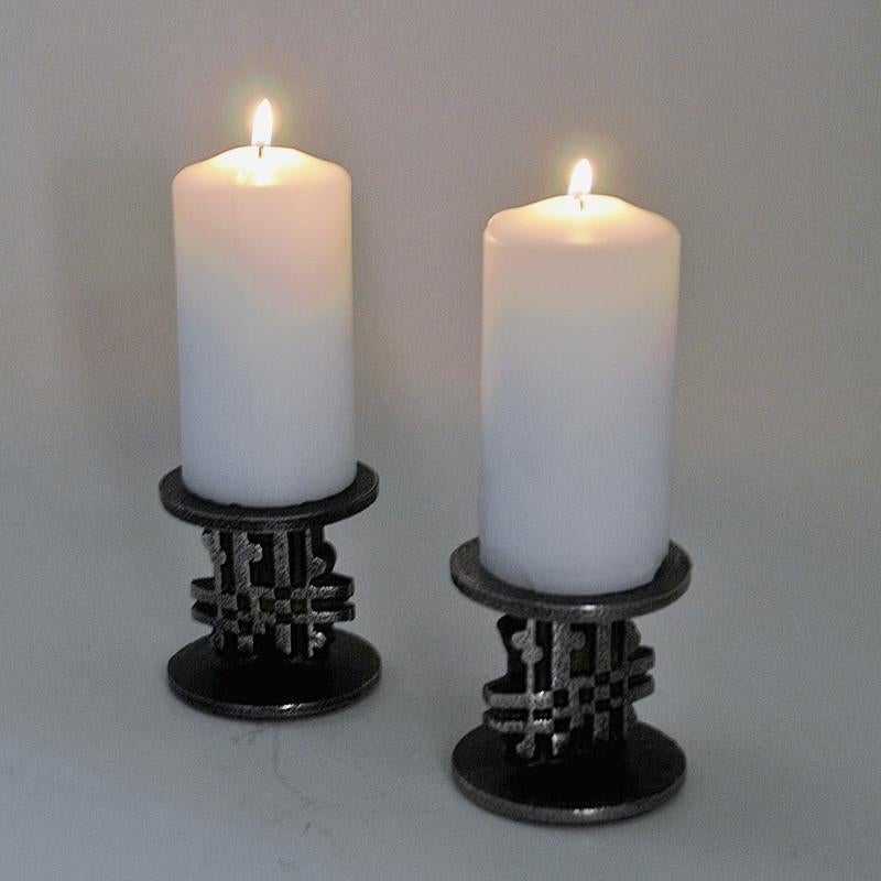 Paar brutalistische Würfel-Kerzenhalter aus Edelstahl von Olav Joa für Polaris 197 (Norwegisch) im Angebot